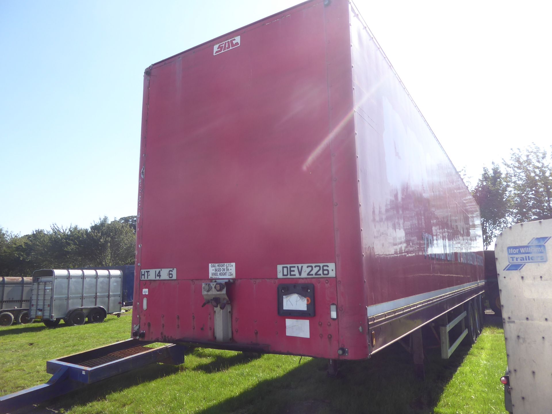 45ft tri-axle box trailer