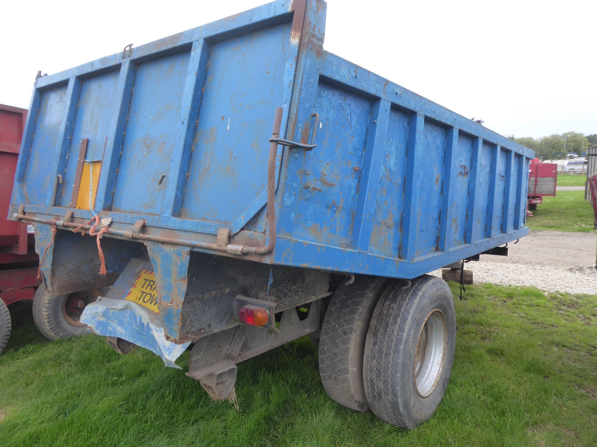 Single axle dump trailer - Image 2 of 3