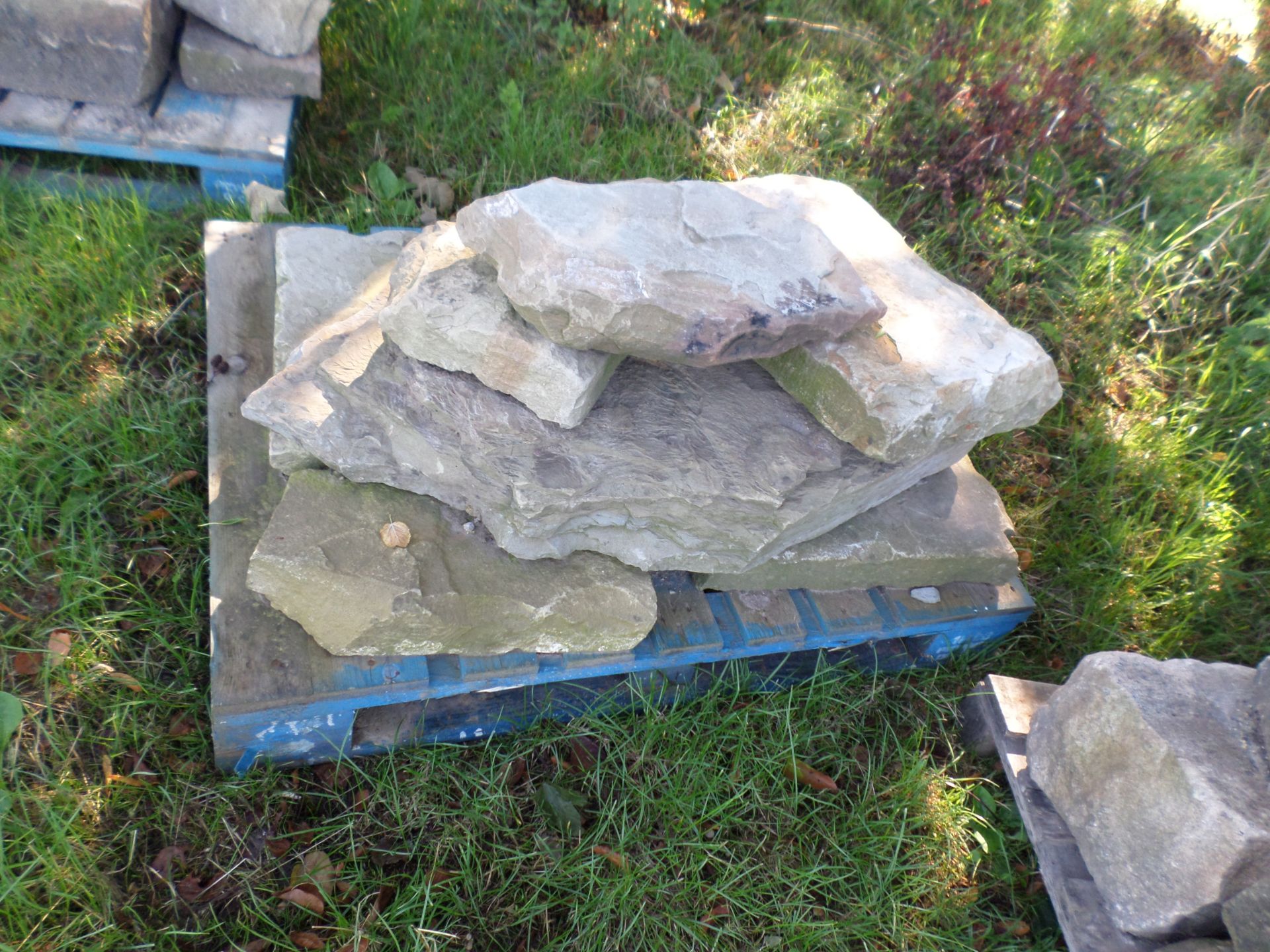 Pallet of building stone - Image 2 of 2