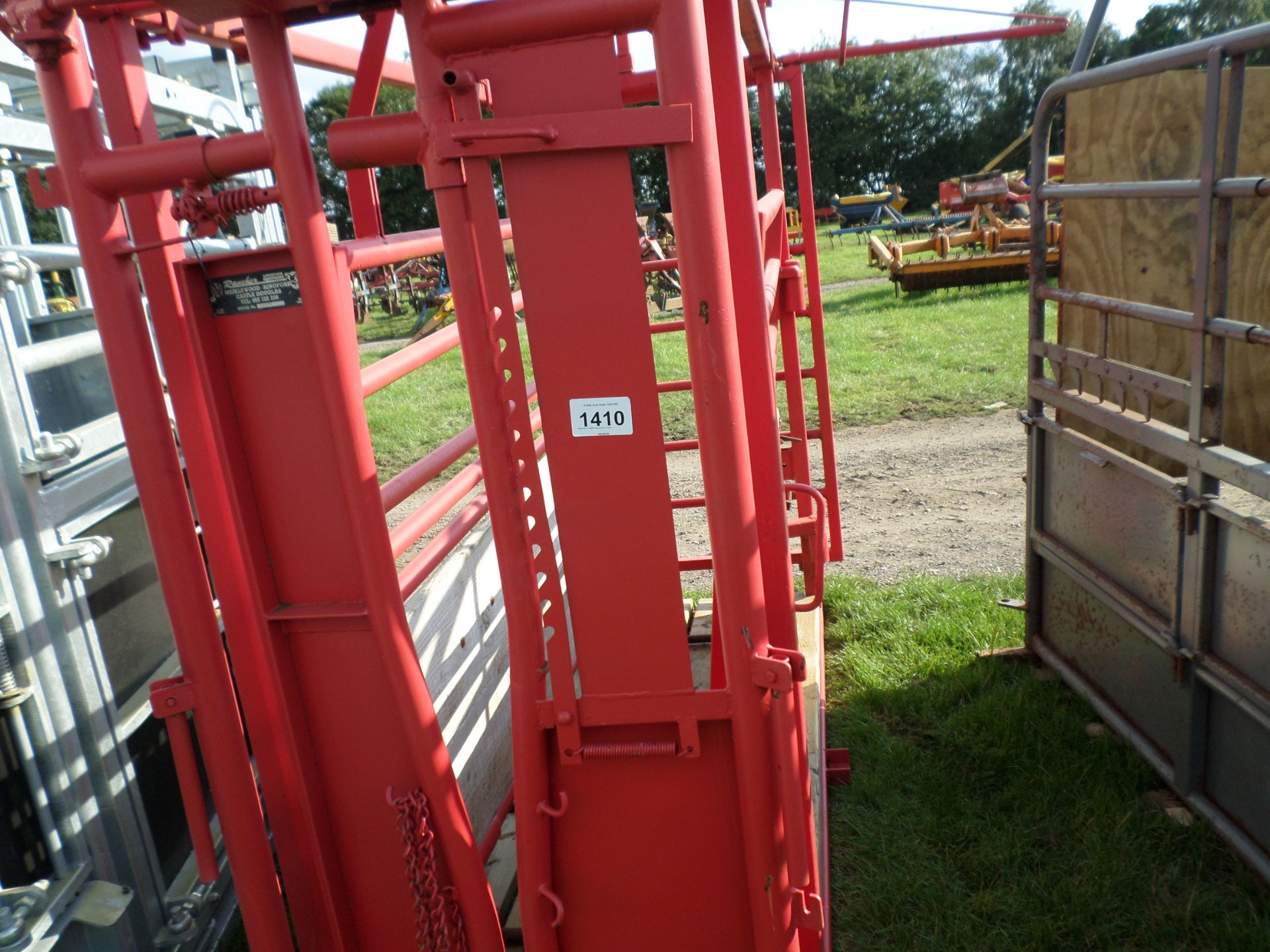 Rancher cattle squeeze crush - Image 2 of 3