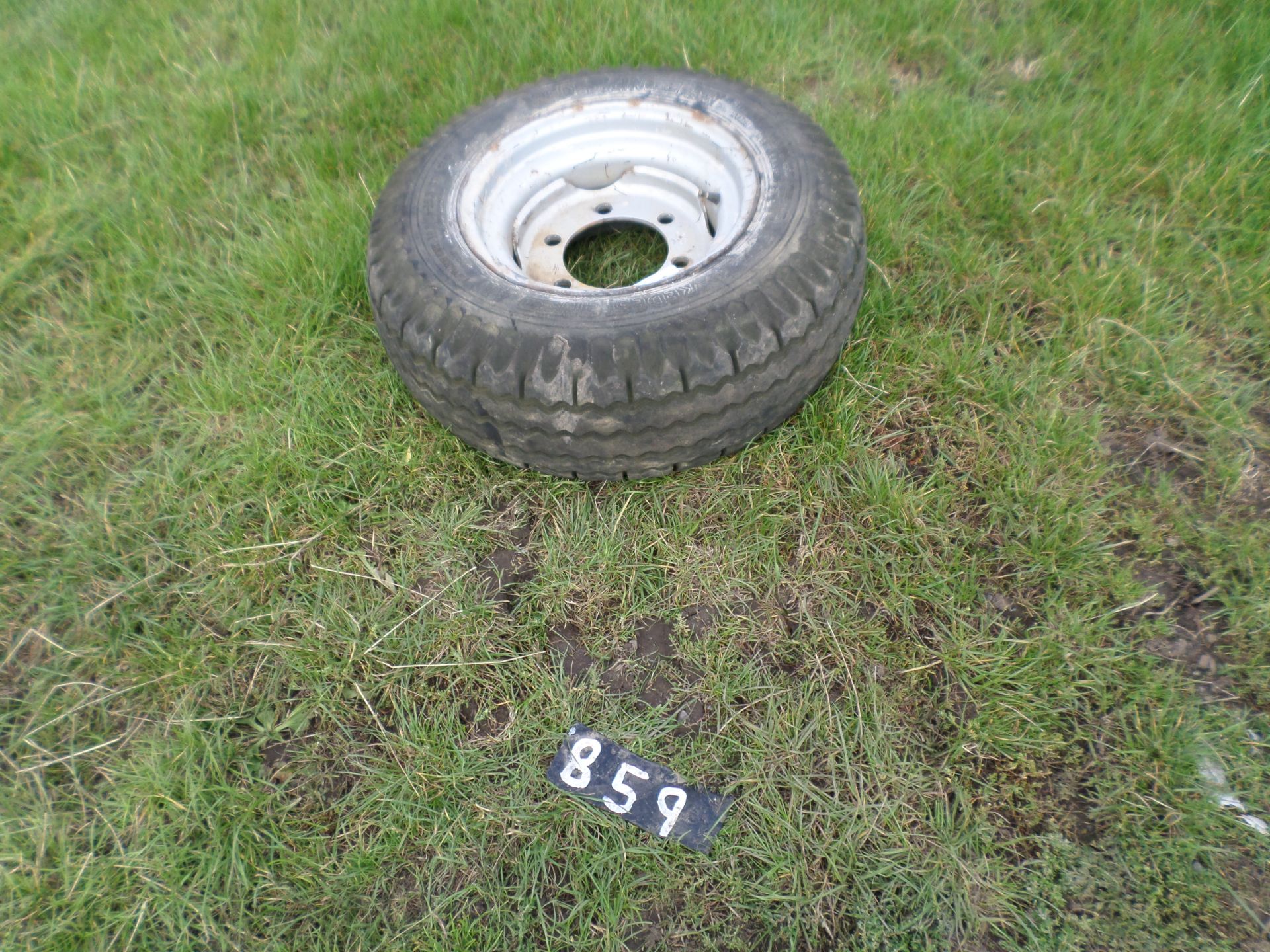 10/75/15.3 tyre with 6-stud rim - Image 2 of 2