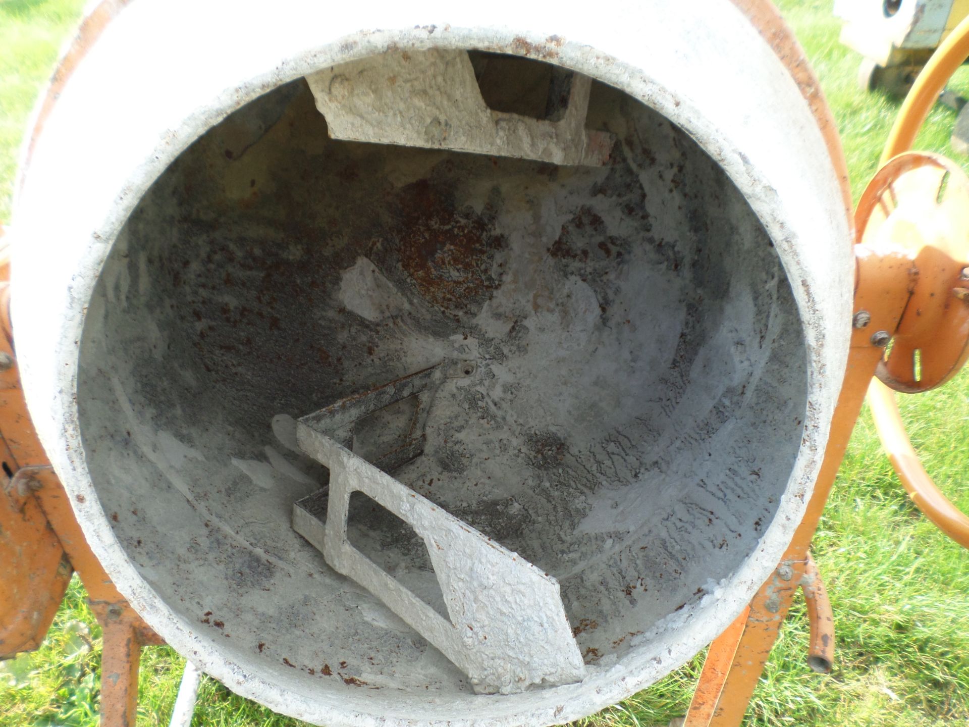 Orange cement mixer NO VAT - Image 3 of 3