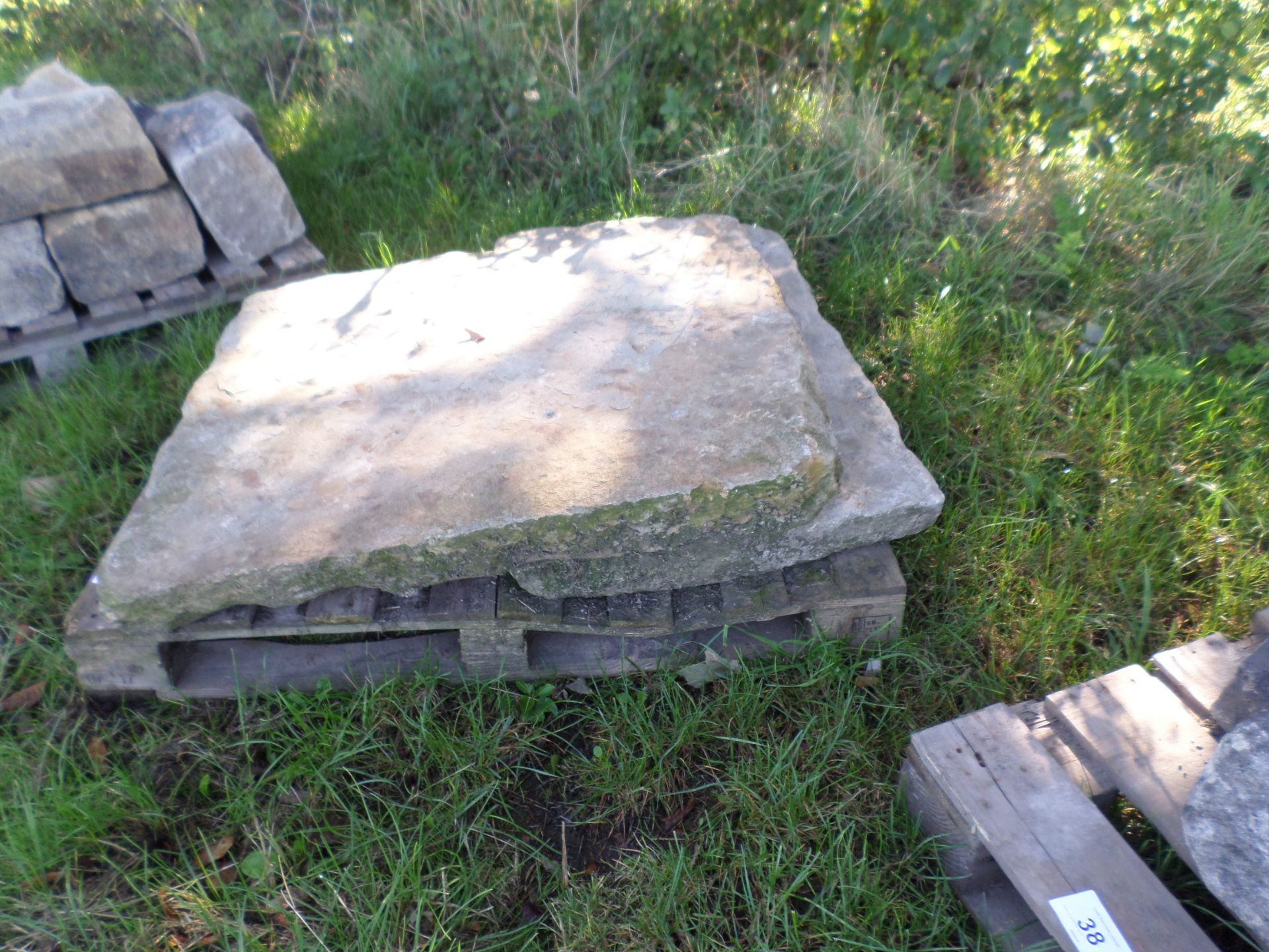 Pallet of building stone - Image 2 of 2