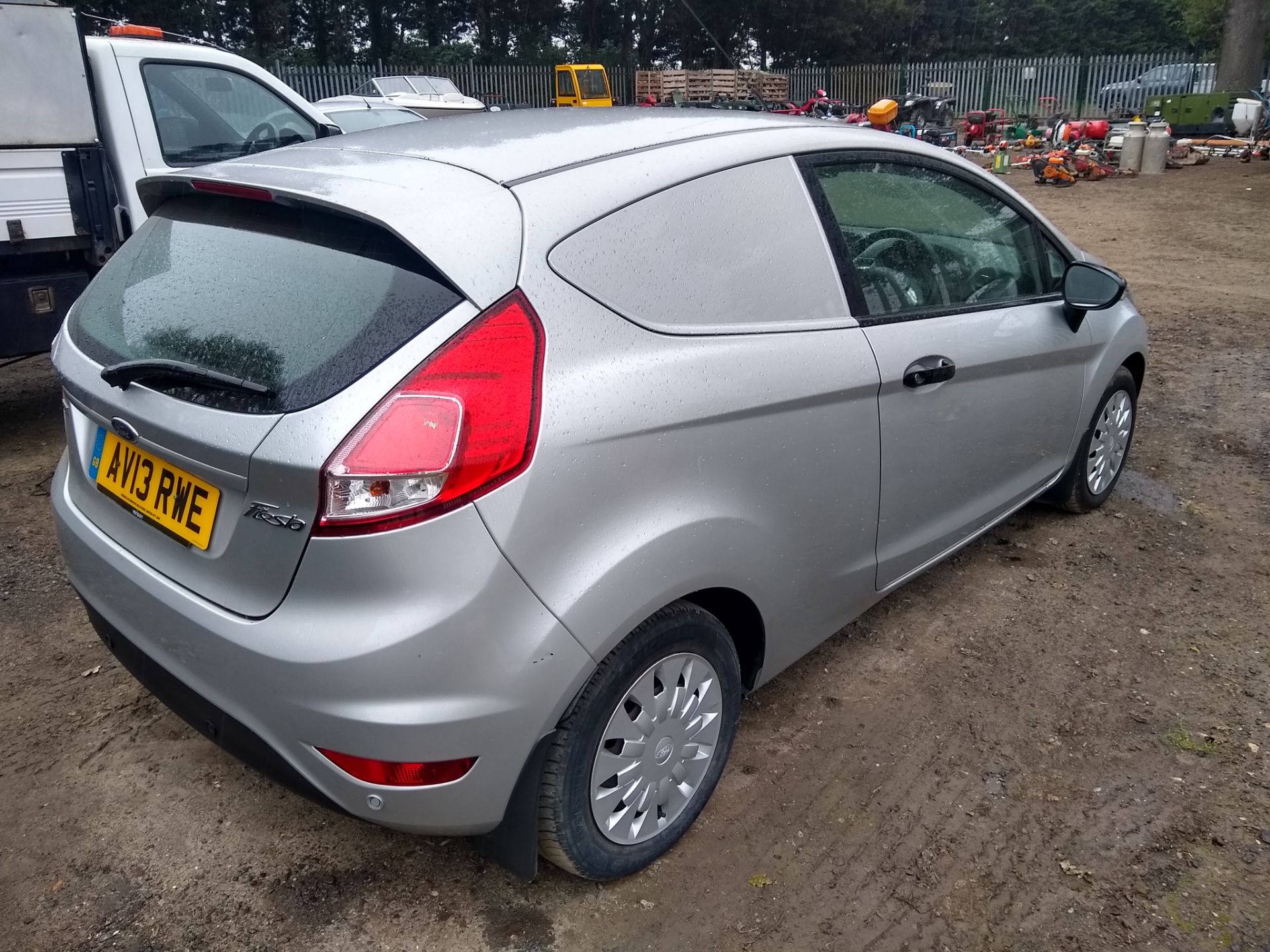 2013 Ford Fiesta 1.6 TDCi Van. AV13RWE 2013 Ford Fiesta Econectic Tech TDCi, 1.6 diesel, Euro 5, 2 - Image 7 of 8