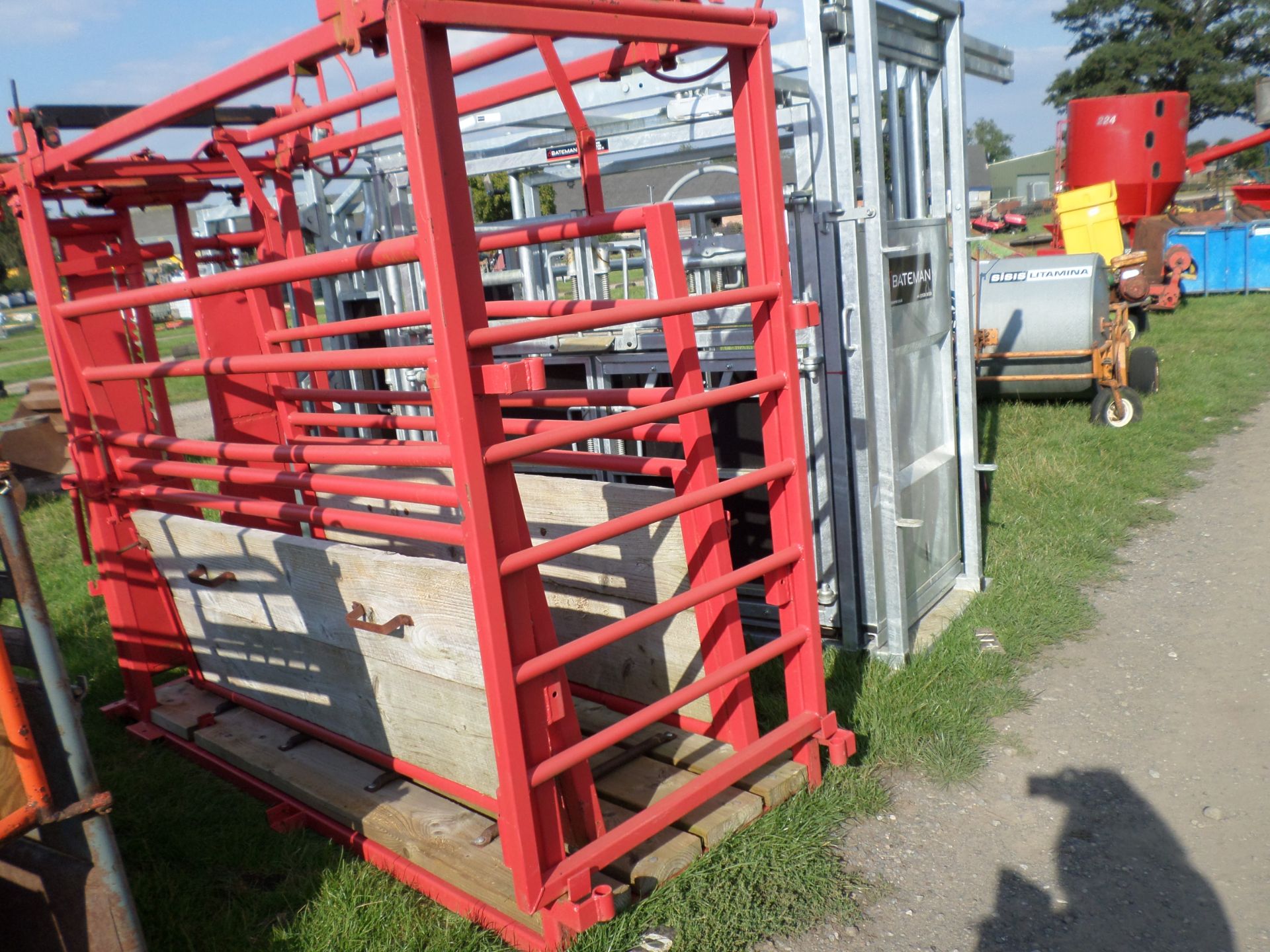 Rancher cattle squeeze crush