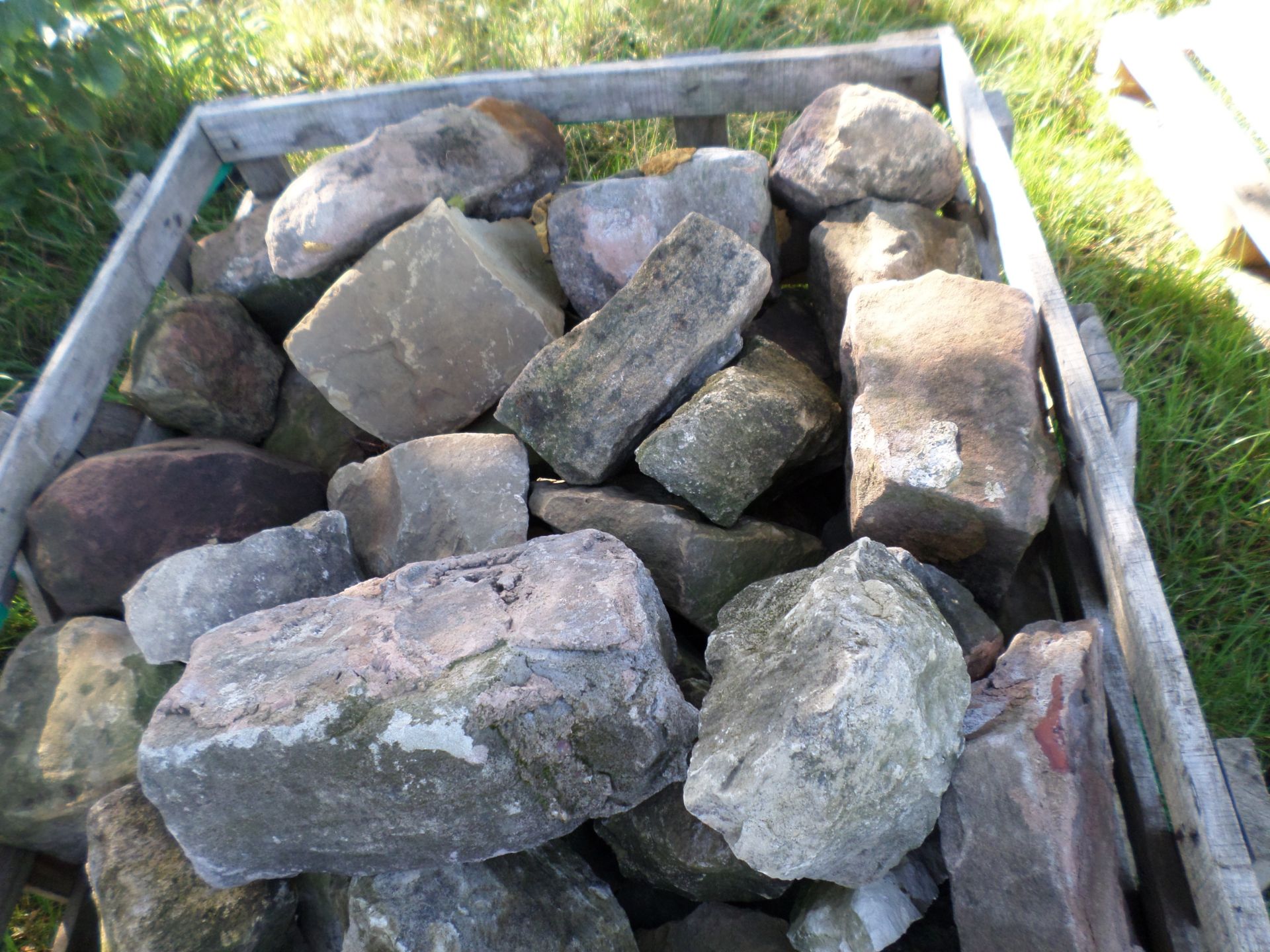 Pallet of building stone - Image 2 of 2