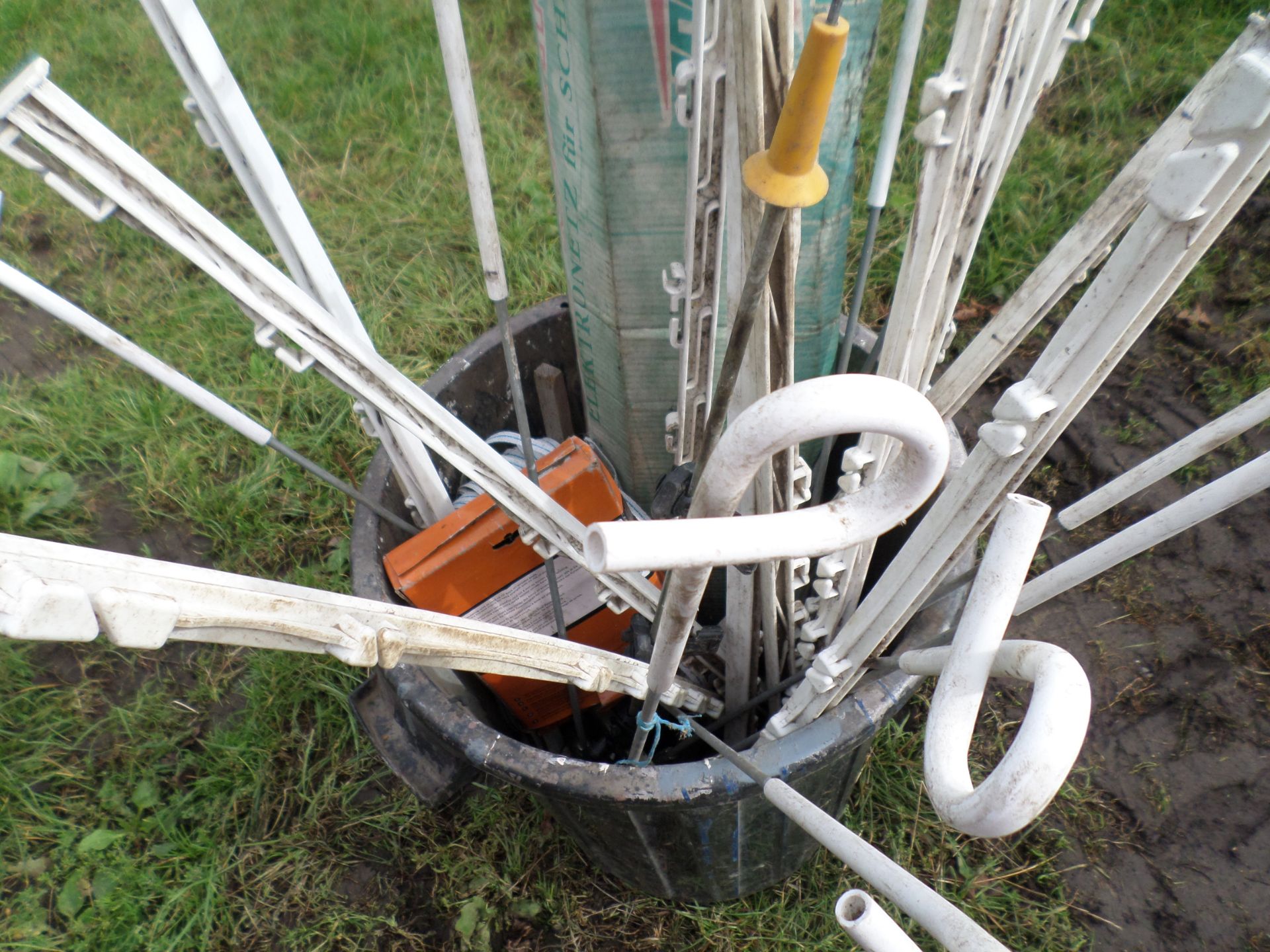 Electric sheep netting with extra poles and tape - Image 2 of 2