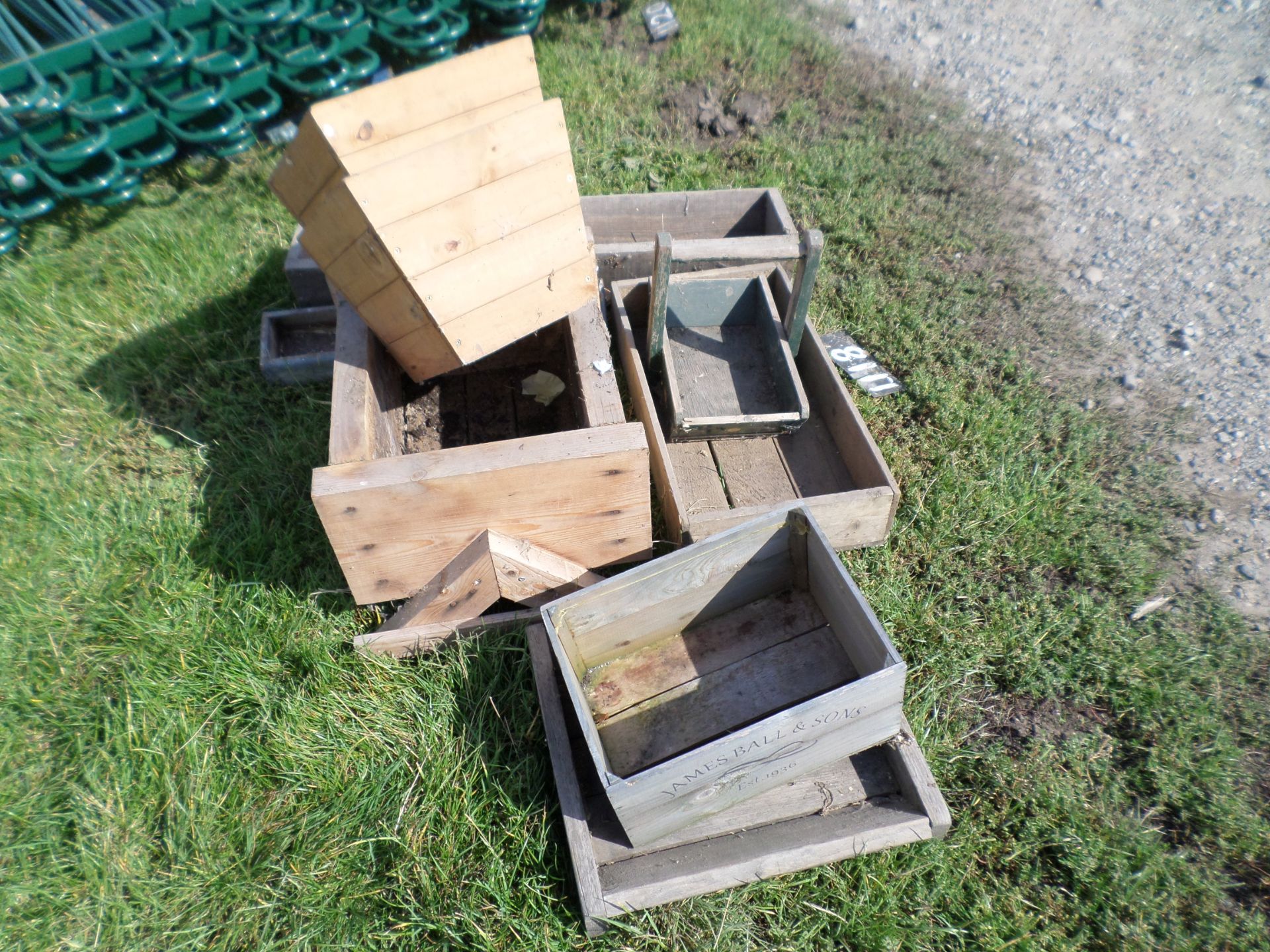 Assorted wooden planters - Image 2 of 2