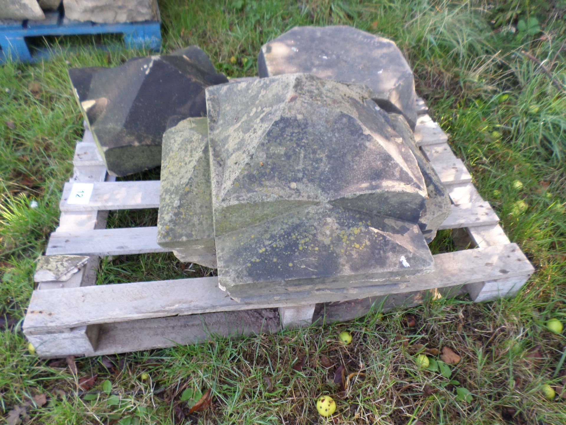 Pallet of building stone - Image 2 of 2