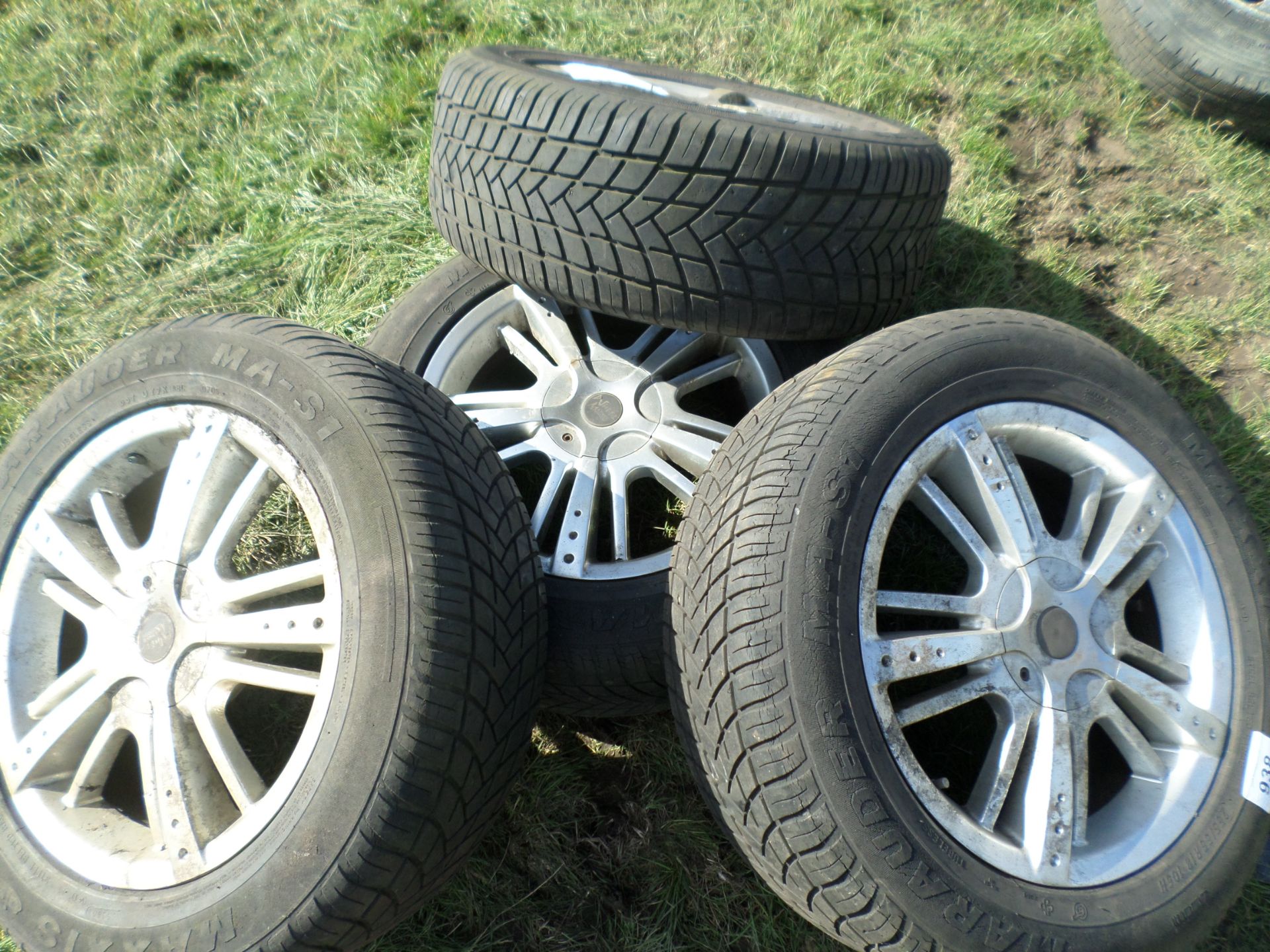 Set of Mitsubishi alloy wheels/tyres NO VAT - Image 2 of 2