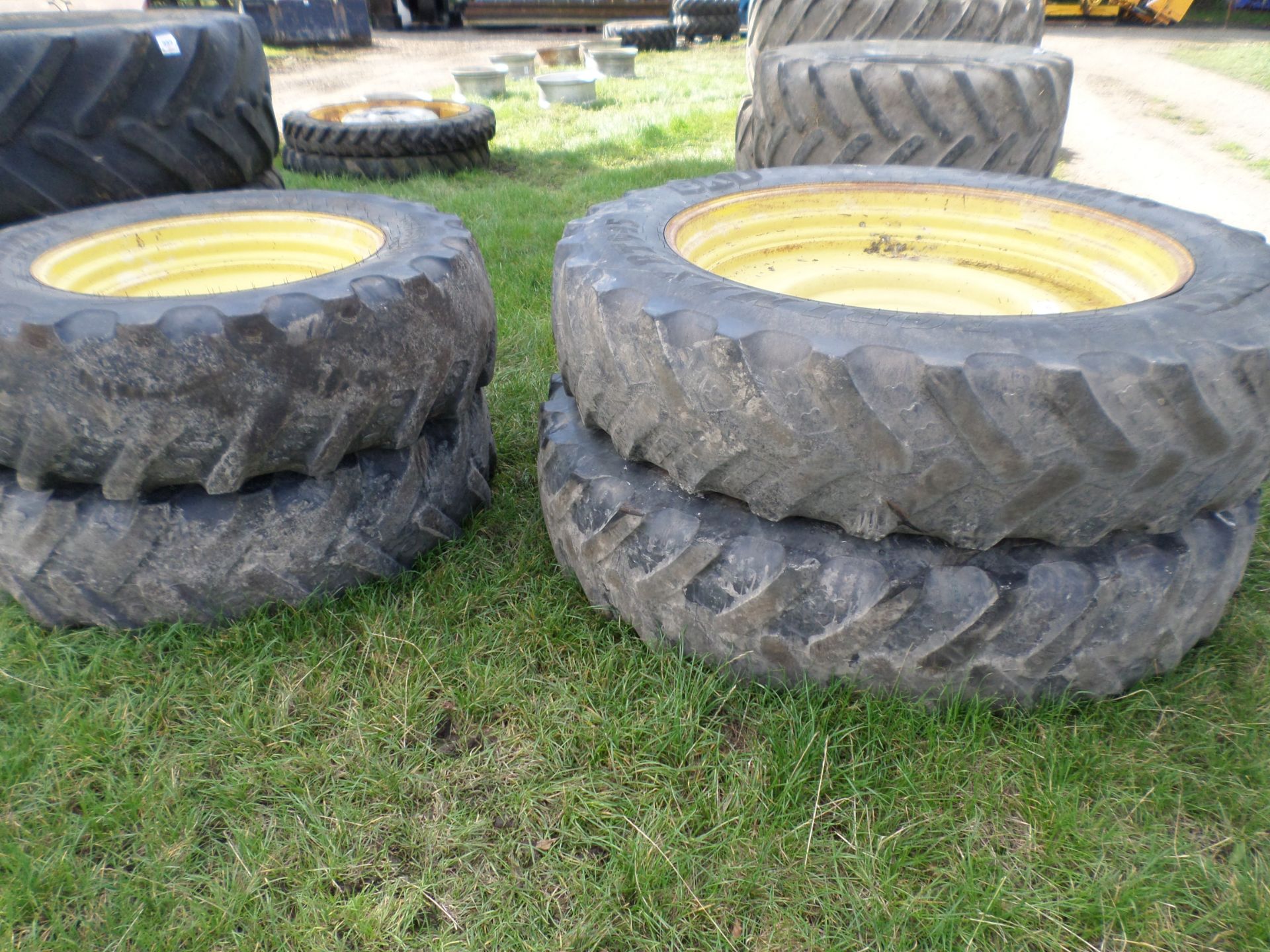 Set of 4 John Deere fixed centre row crop wheels to fit 6020/6030 series, 380/90/46 rears and 380/