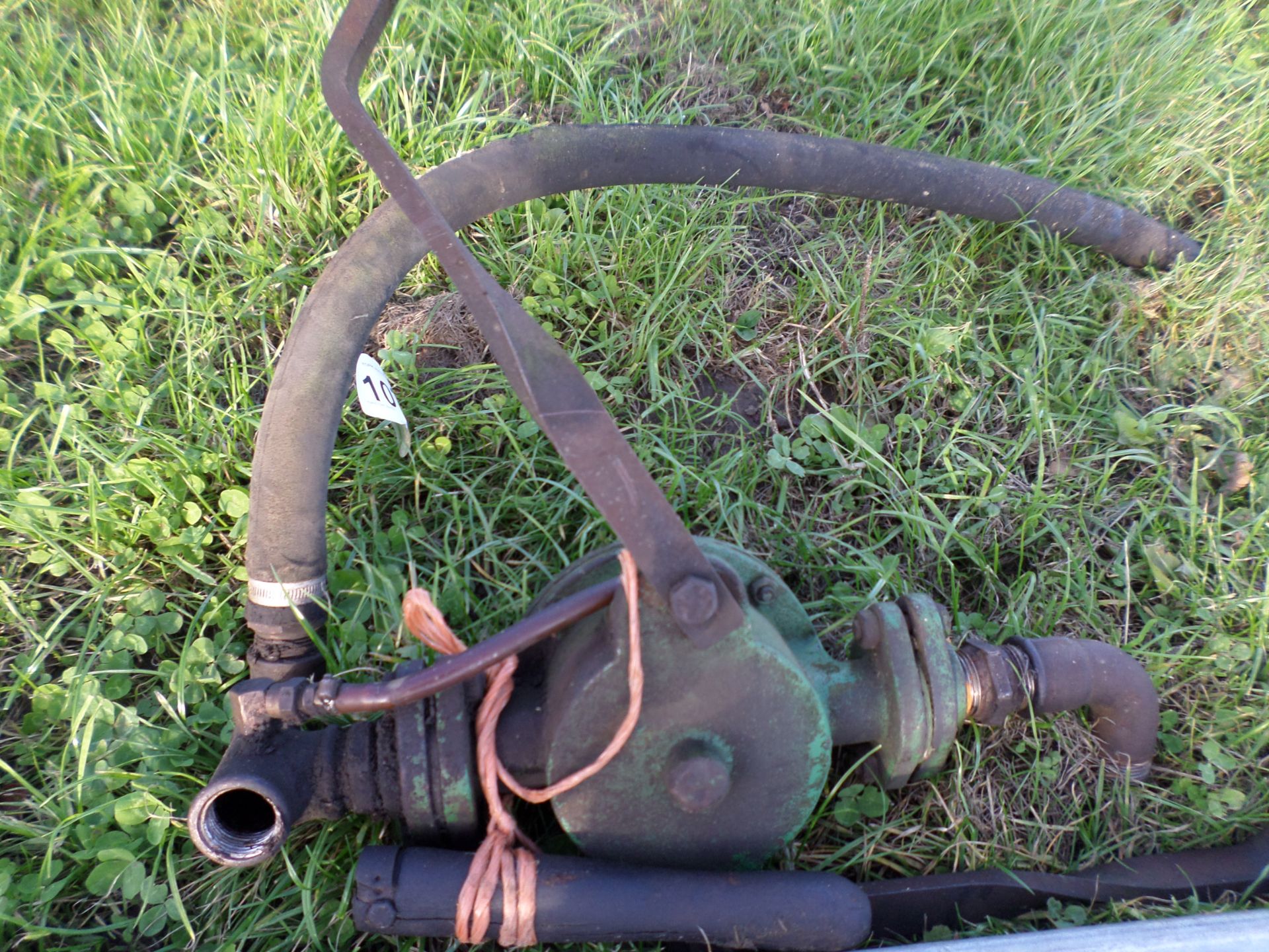 Hand fuel pump - Image 2 of 2