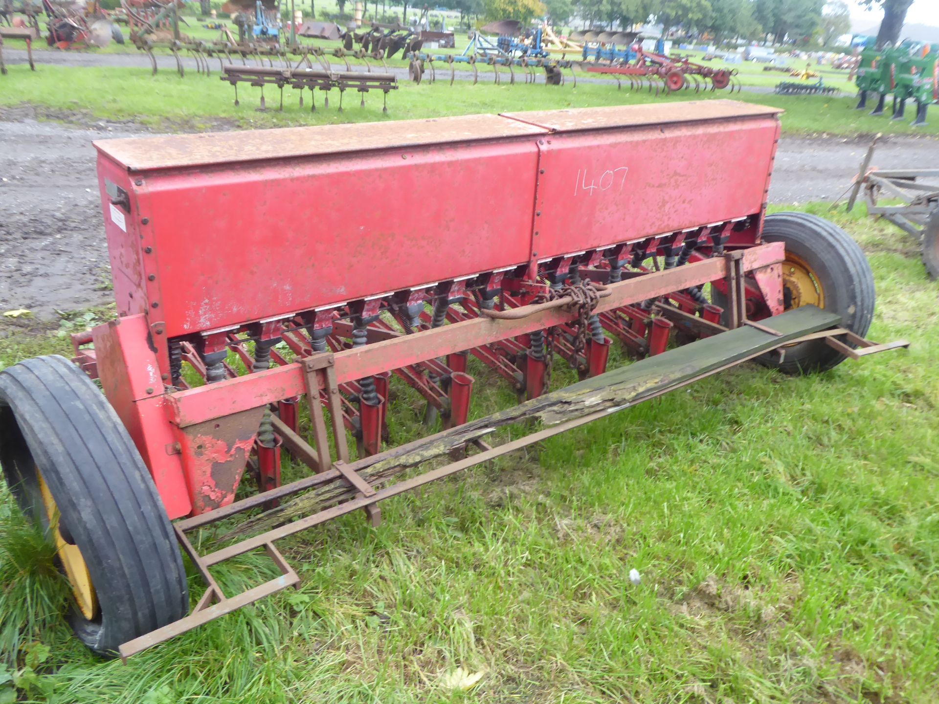 Massey Ferguson drill NO VAT - Image 2 of 2