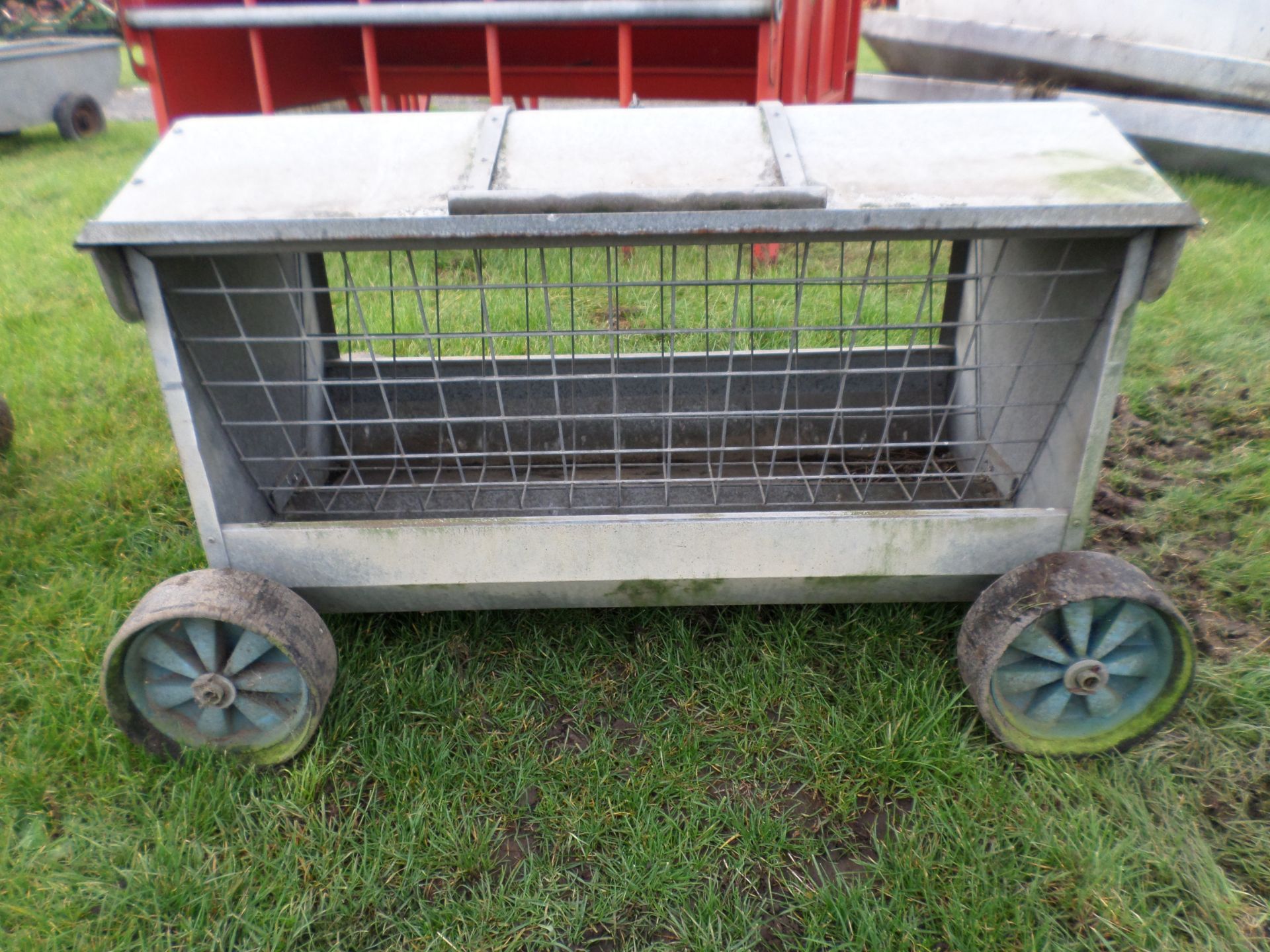 4ft 4-wheeled sheep hay feeder