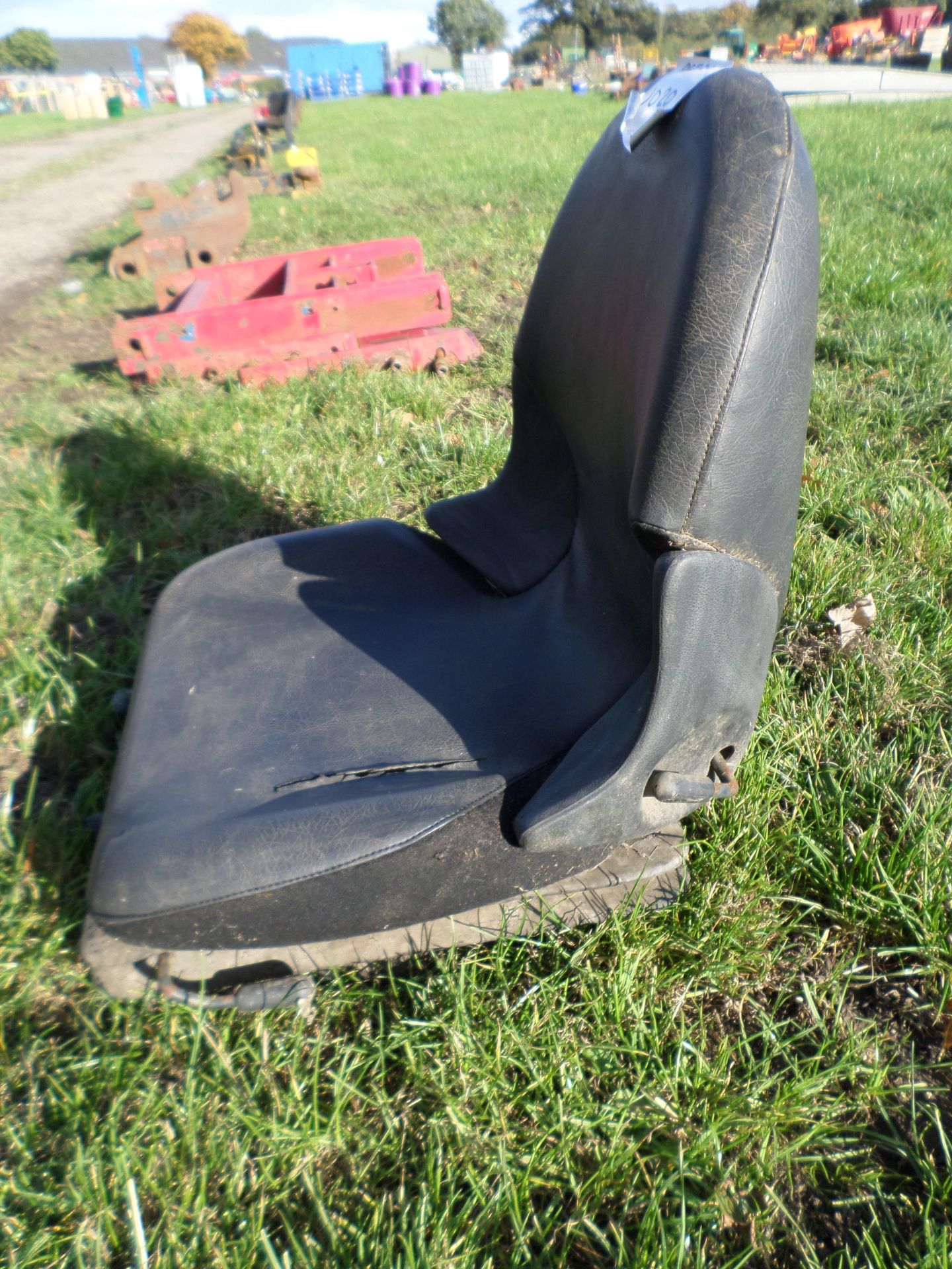 Tractor/forklift seat, NO VAT - Image 2 of 2