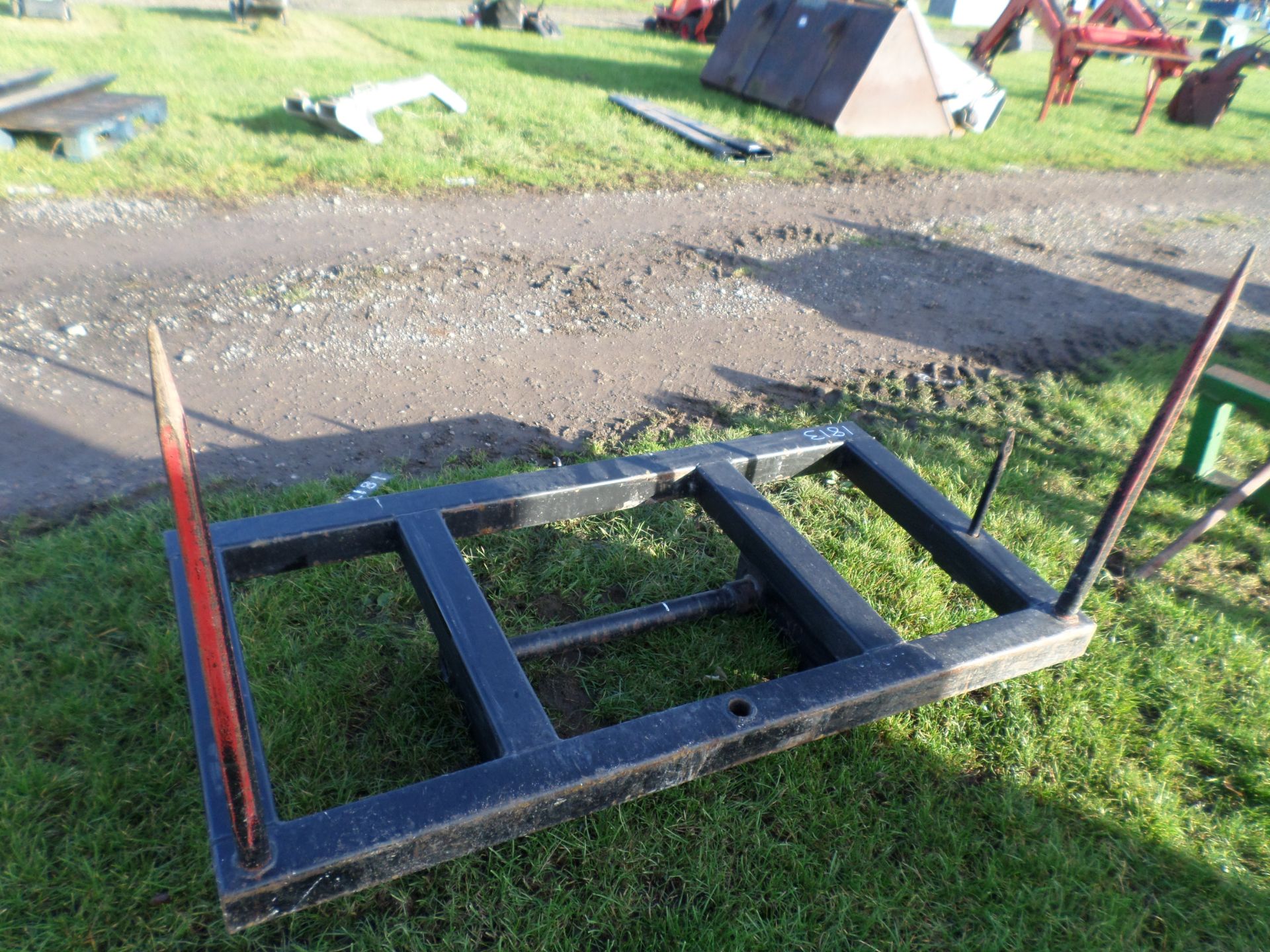 Double bale spike with Manitou brackets - Image 2 of 2