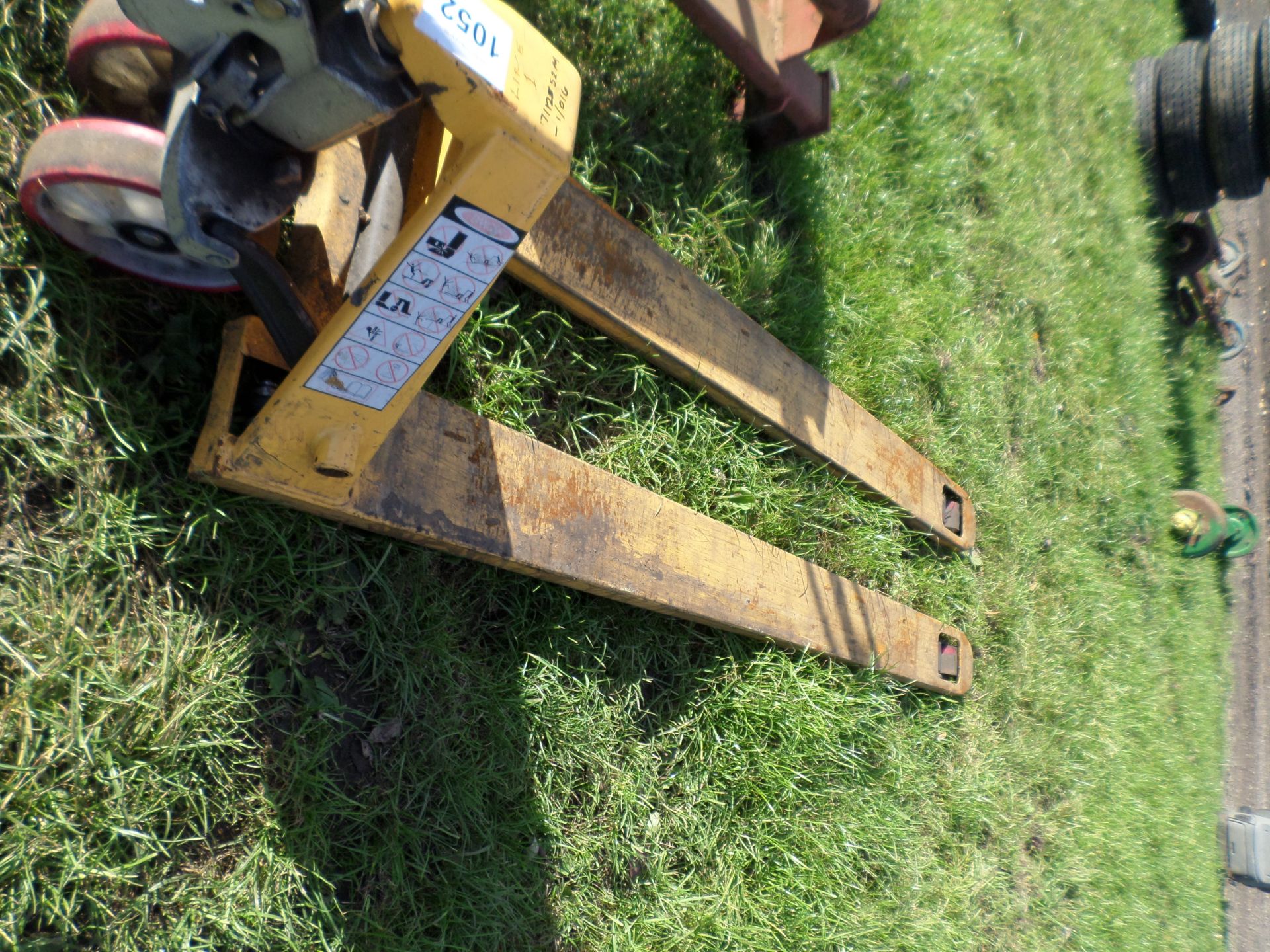 Long tine pallet trolley - Image 2 of 2