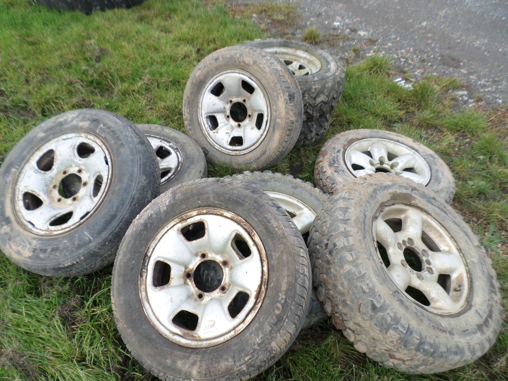 Quantity of tyres and alloy wheels - Image 3 of 3