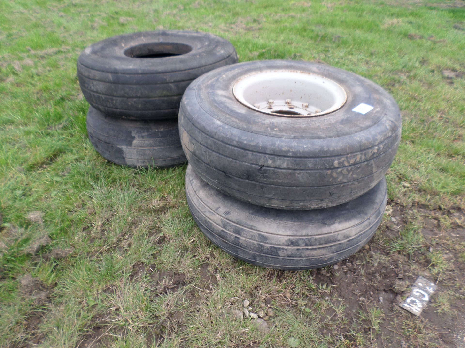 Aeroplane tyre x4