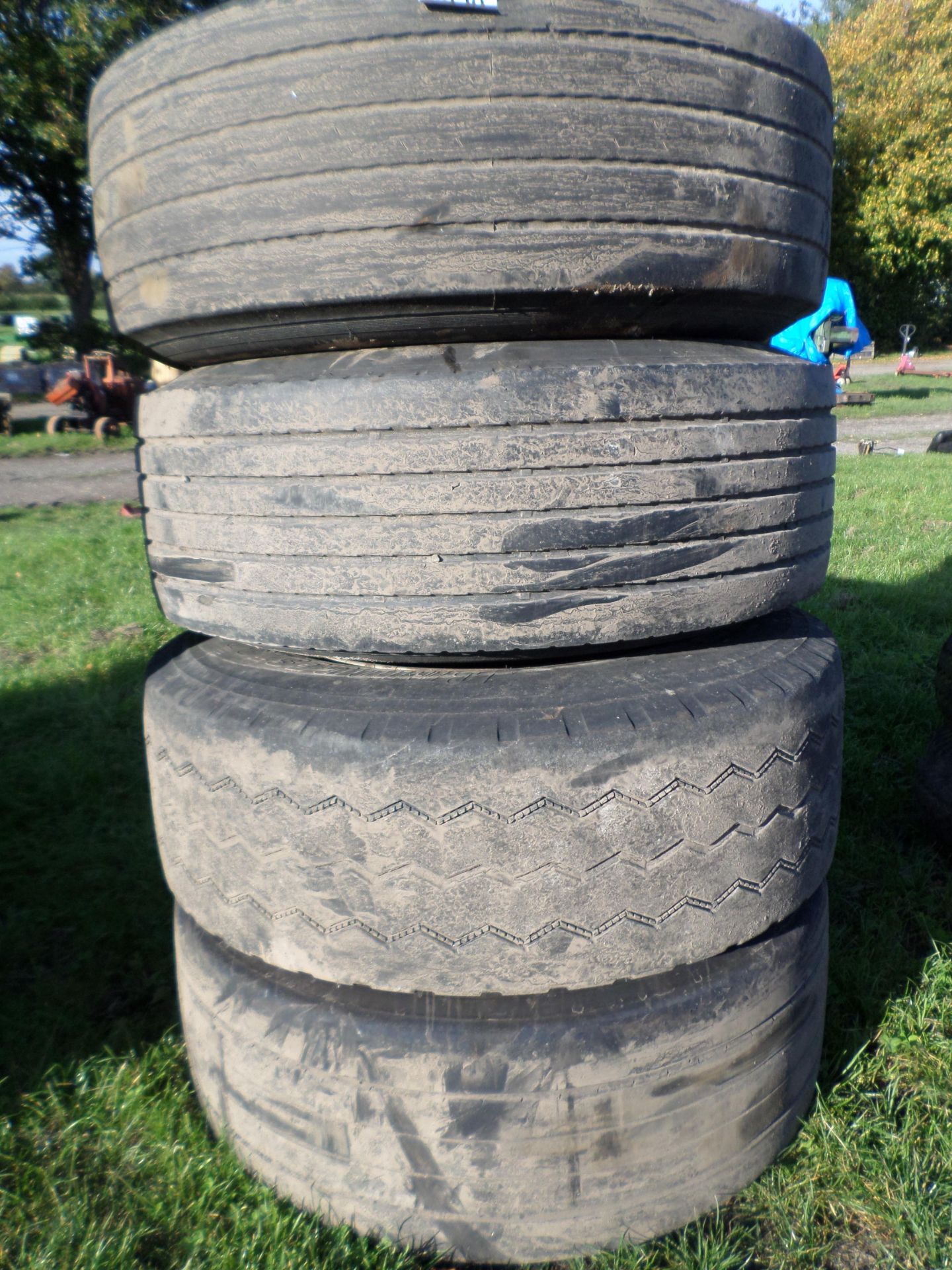 4 tyres and rims 385/65R - Image 2 of 2