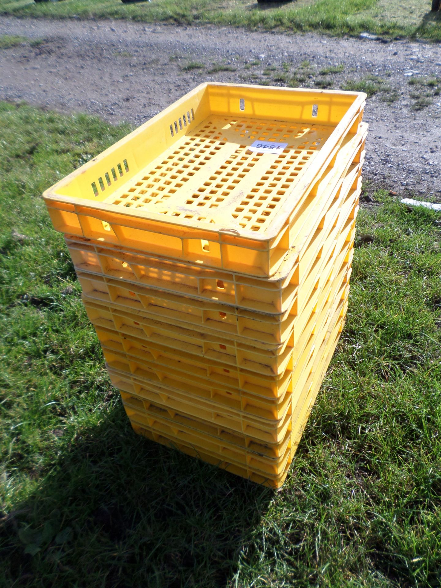 10 plastic stackable fruit/apple boxes NO VAT - Image 2 of 2