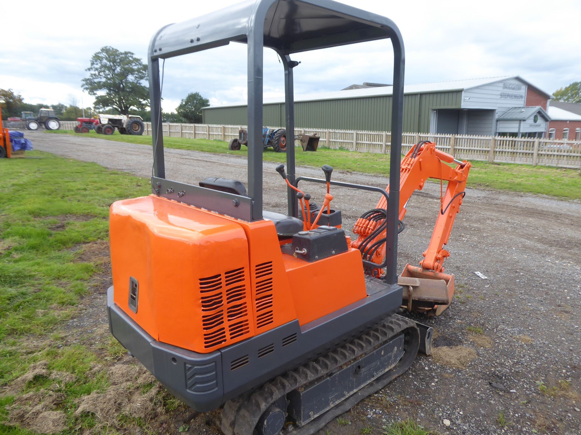 Pel job 1.5T mini digger - Image 2 of 4