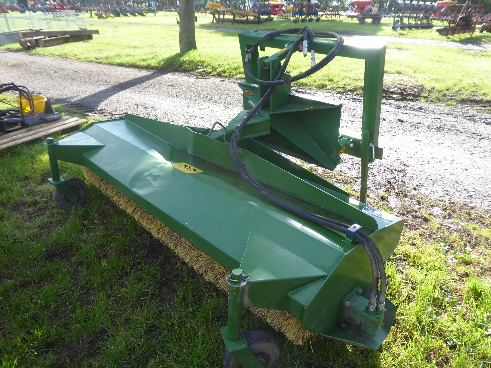 Road brush sweeper, JCB brackets - Image 3 of 3