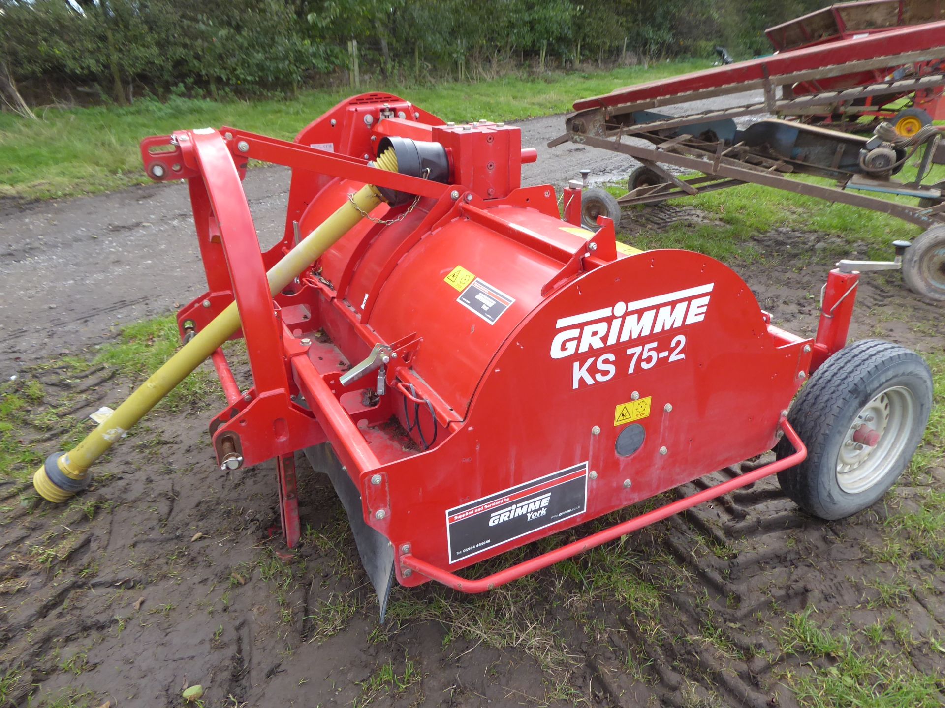 Grimme 75-2 potato topper with PTO, c. 2018 - Image 2 of 3