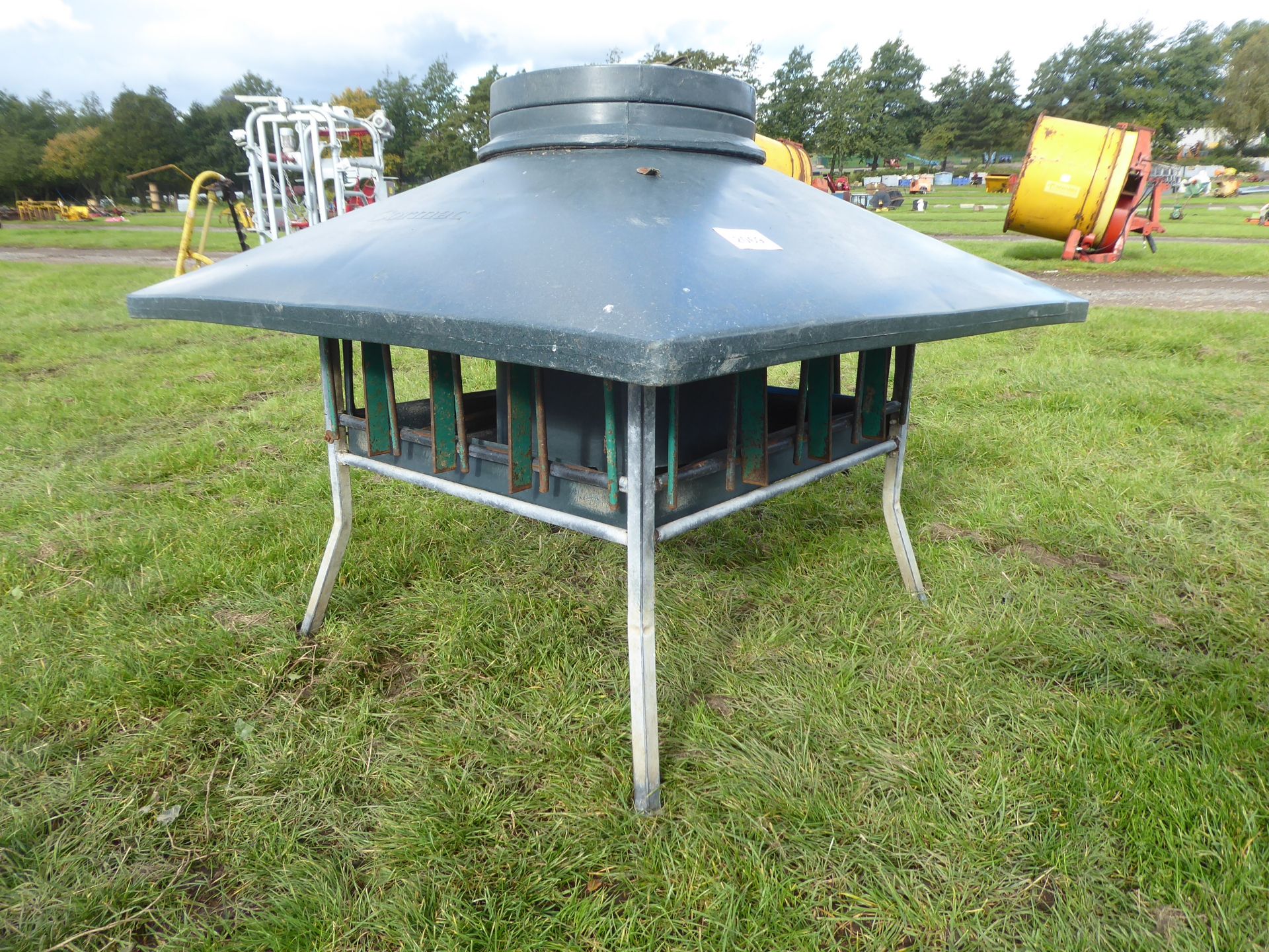 Corn Mac sheep creep feeder