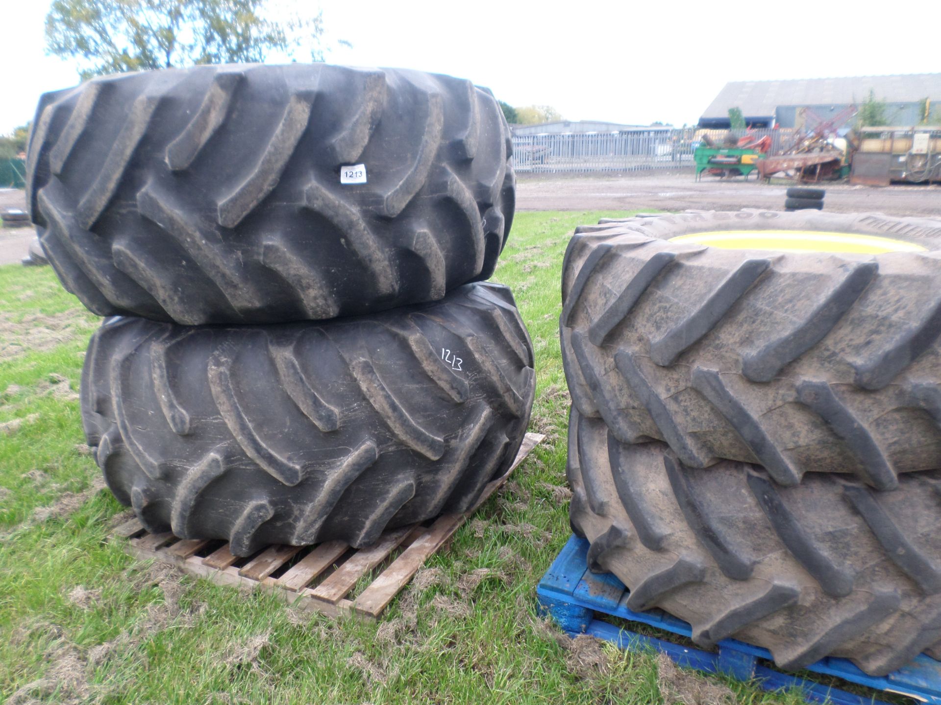 Set of 4 wheels, 800/32 rear wheels with 540/65/26 front wheels all on John Deere rims, c/w tyres - Image 2 of 3