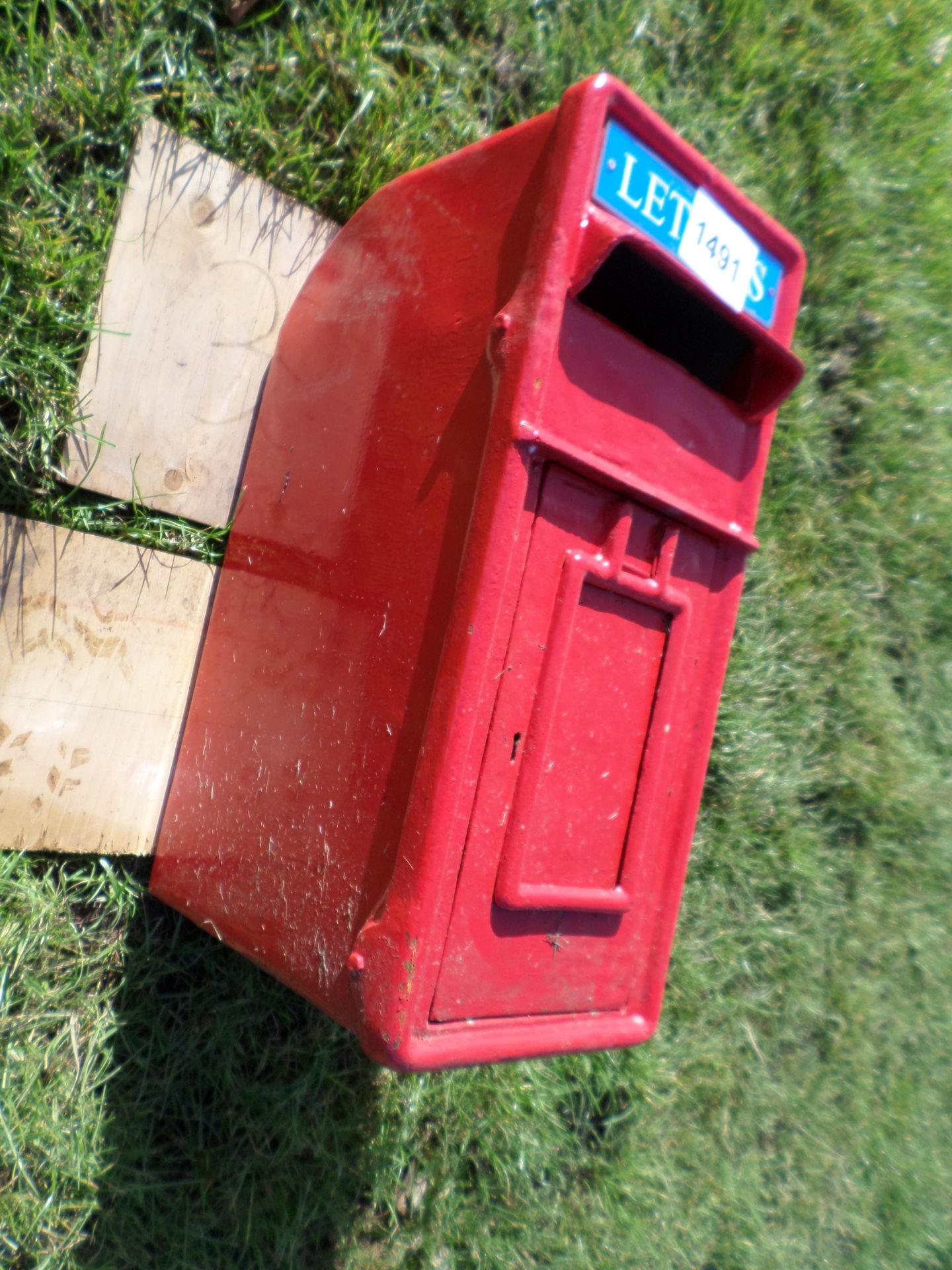 Postbox with key NO VAT