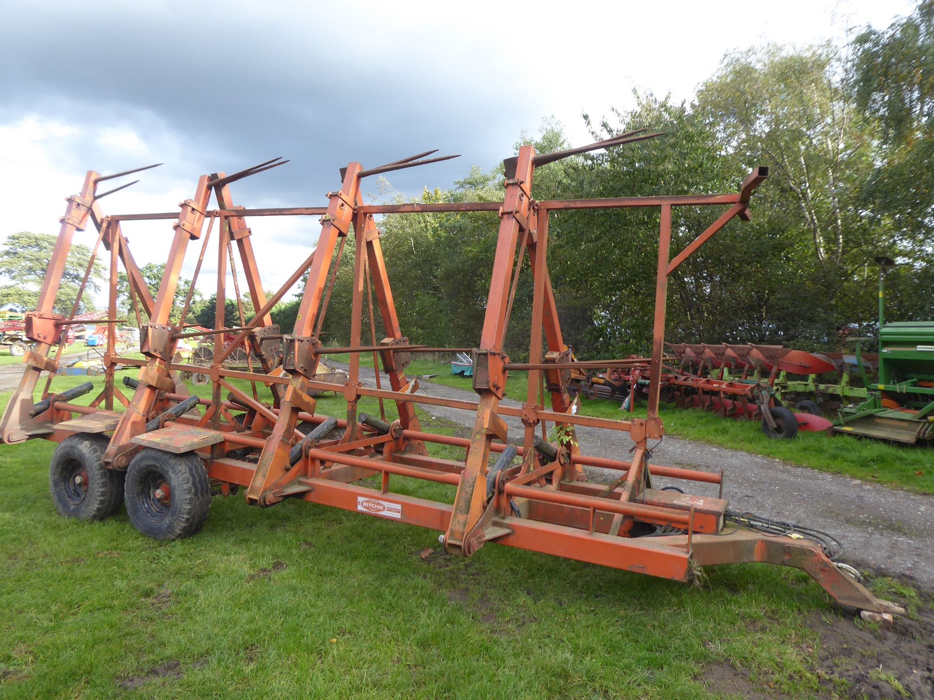Ritchie bale trailer, takes 16 round or 8 big square