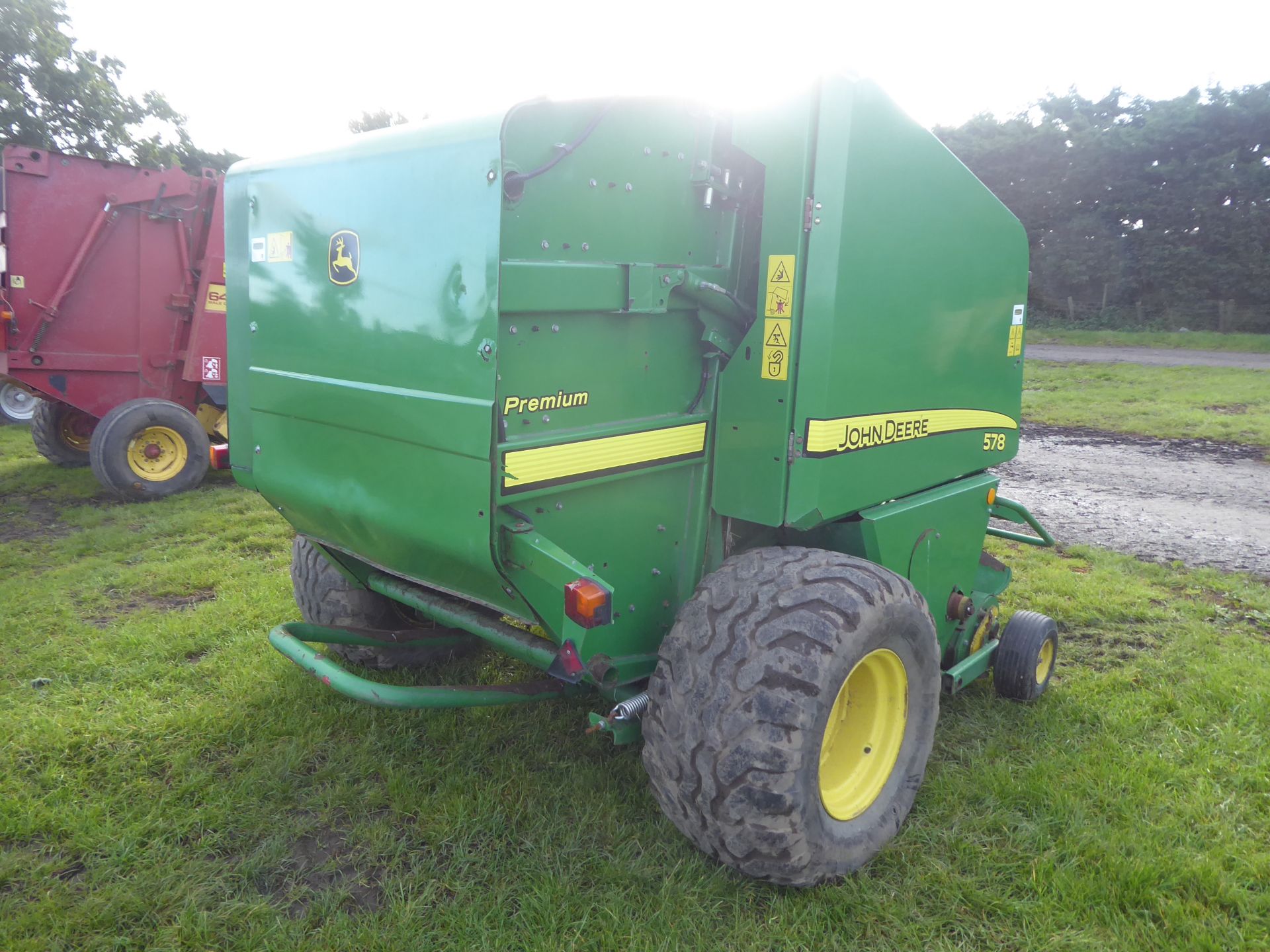 2008 John Deere 578 round baler with electric controls - Image 2 of 3