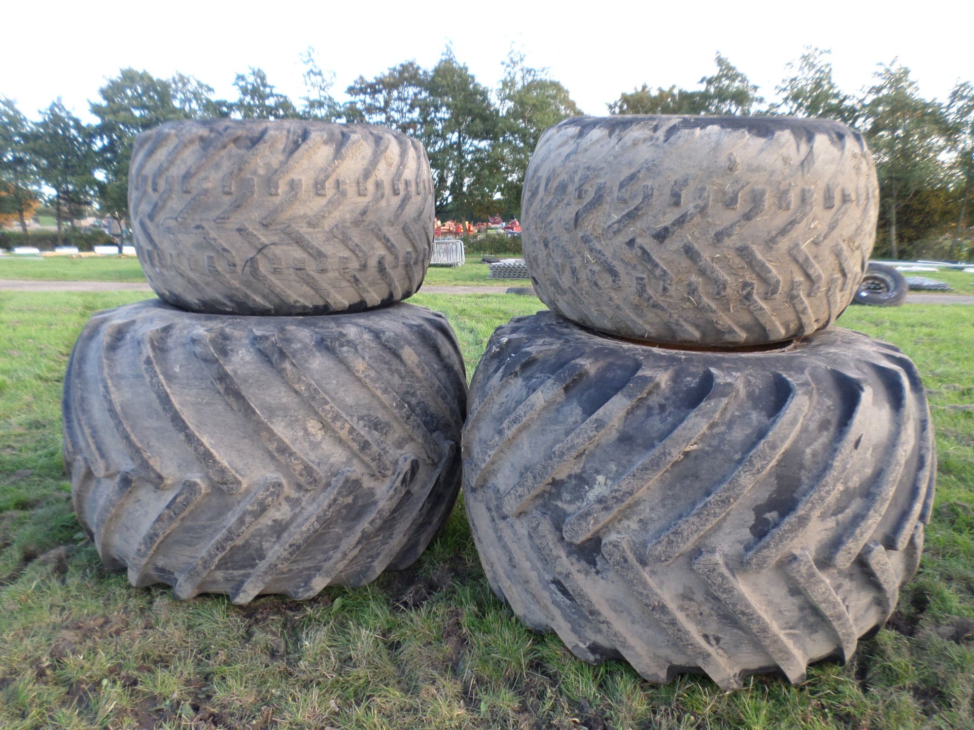 Set of 4 terra wheels for Massey Ferguson tractor 2685 etc - Image 3 of 4