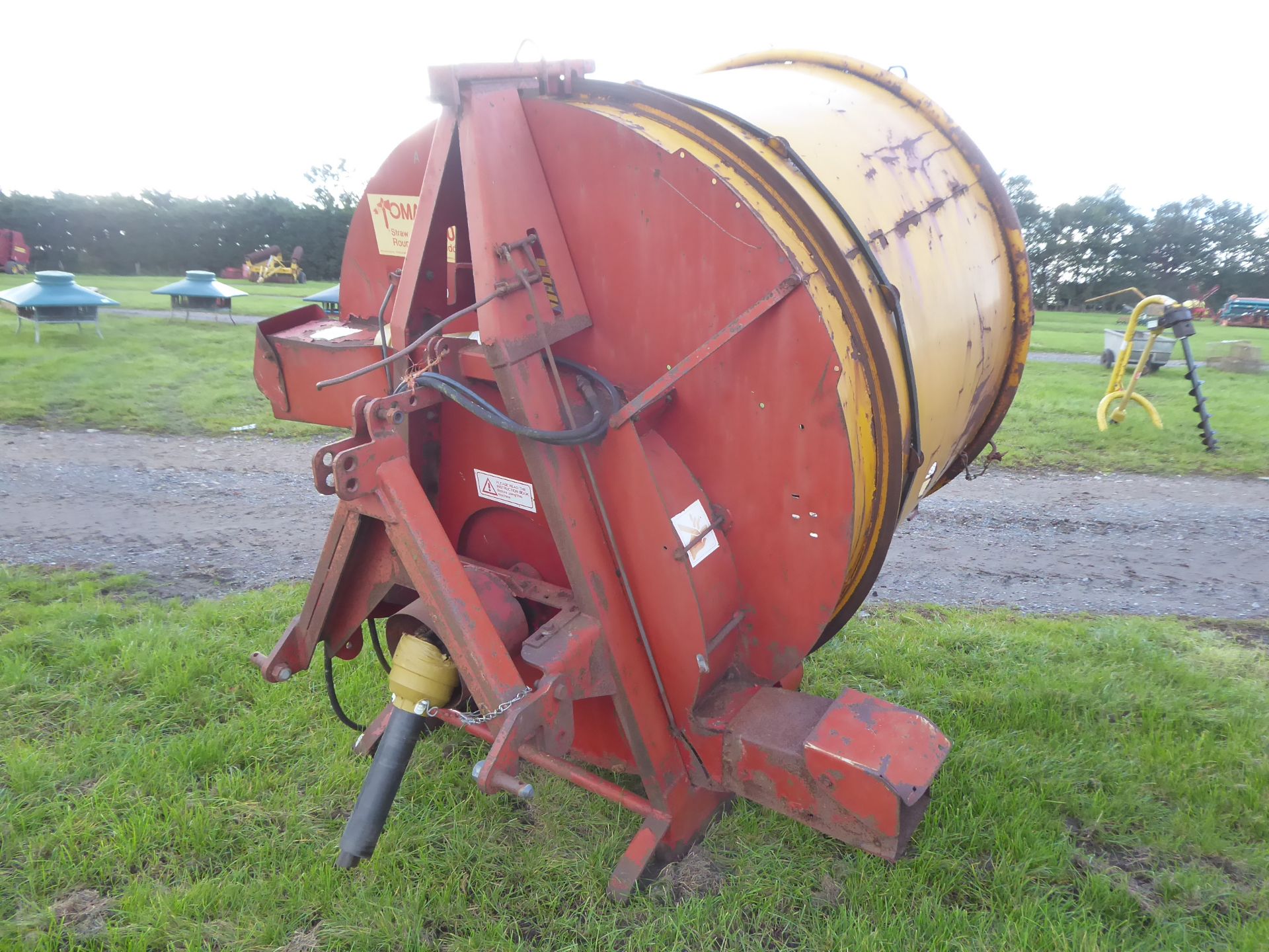 Teagle tomahawk 404 straw bedder - Image 4 of 4