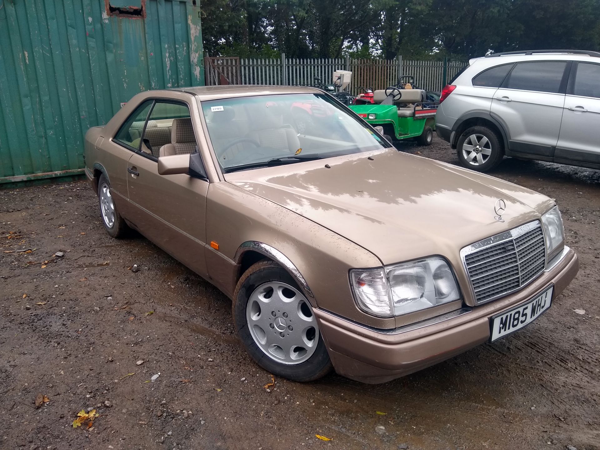 Mercedes E220 couple, M185WHJ, MOT to 16/12/20, classic collectors car, with V5 - Image 7 of 7