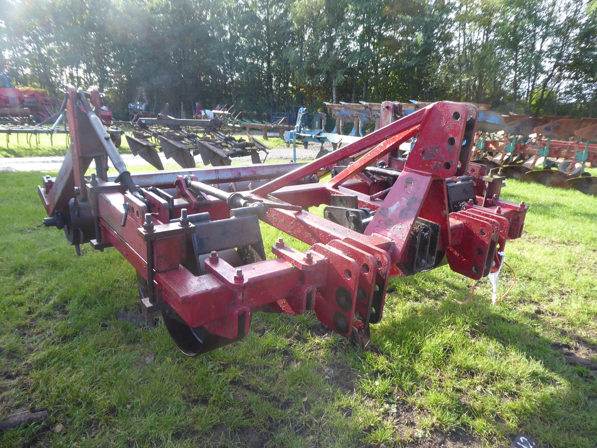 Flat lift 3 leg subsoiler with packer roller, gwo