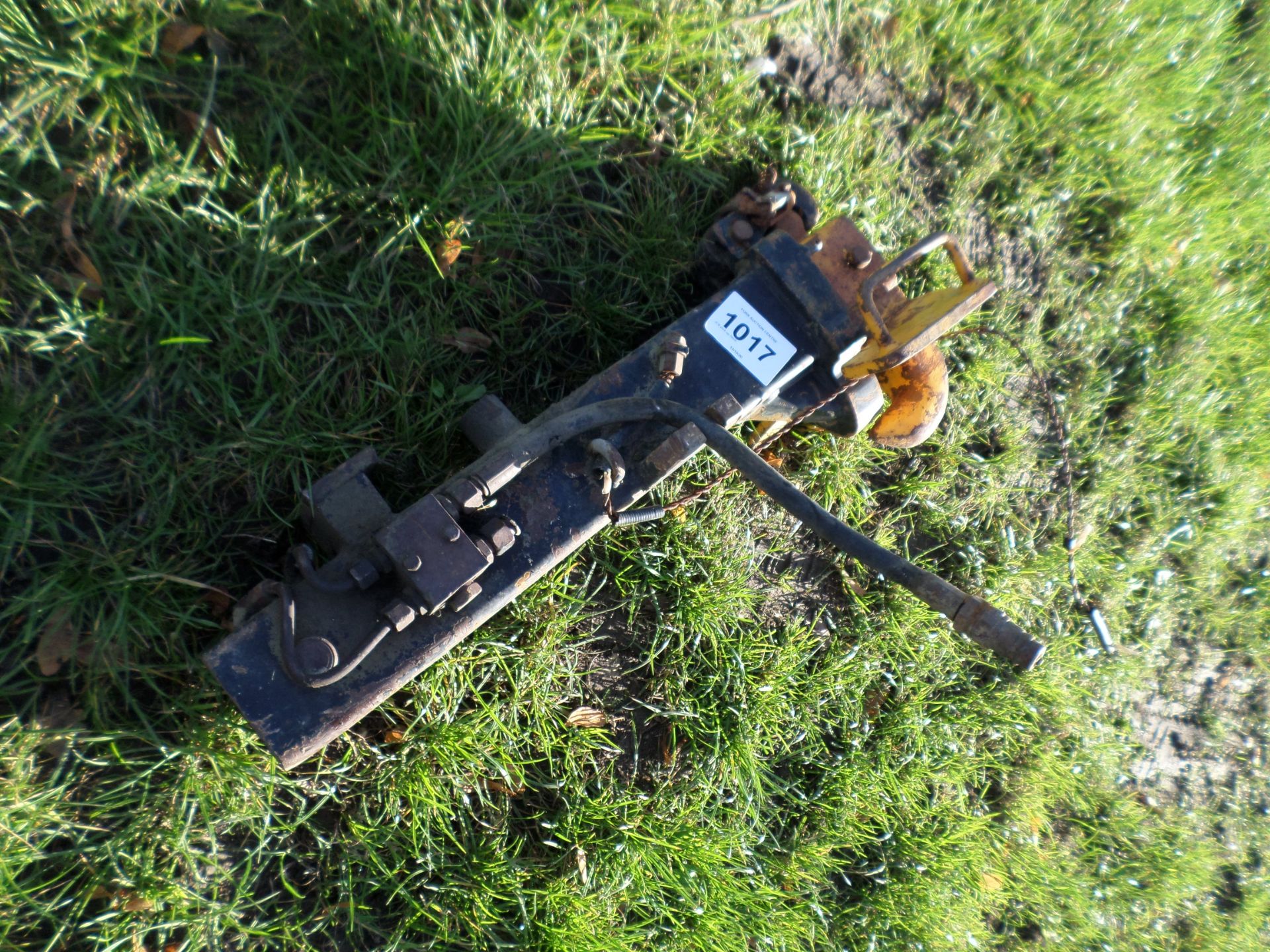 JCB pick up hitch