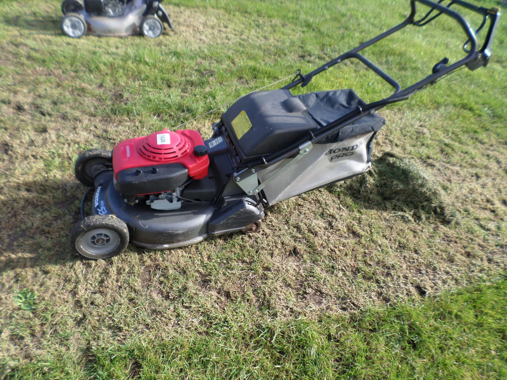Honda HRH536 Pro roller rotary mower with grass bag, used this season but not serviced