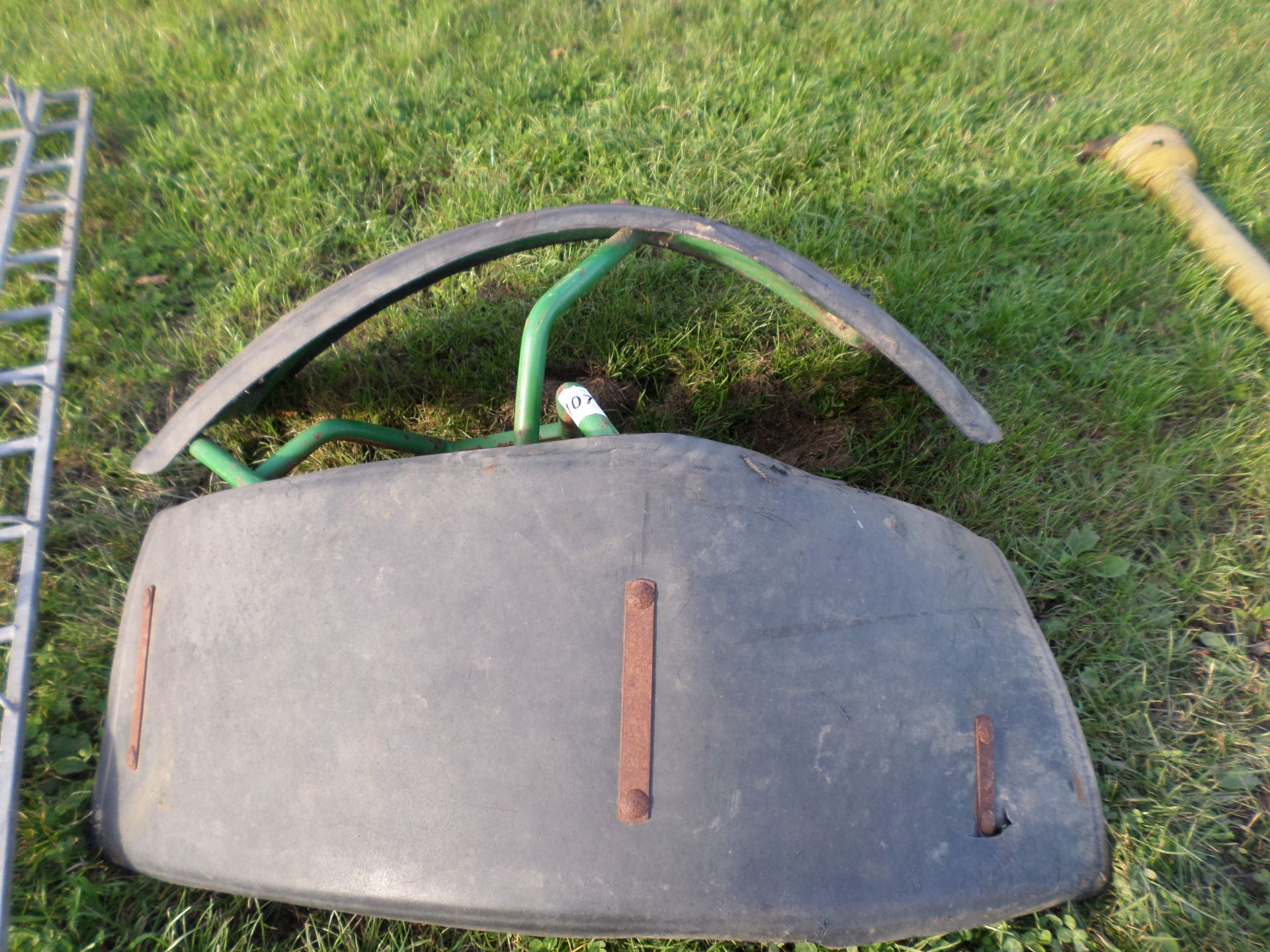 2 mudguards to fit front end of John Deere 3050