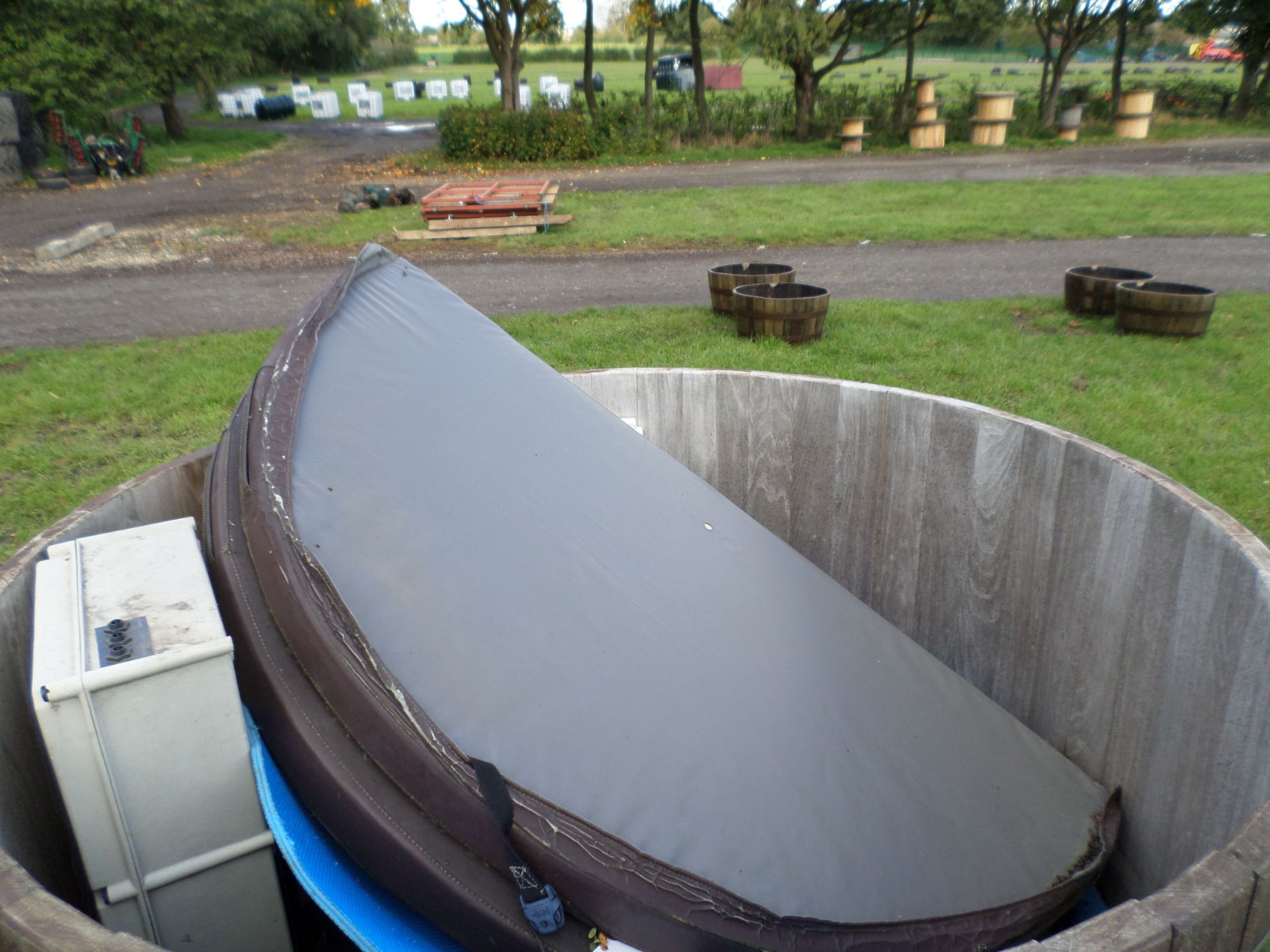 Large wooden barrel type hot tub but could be used as a planter NO VAT - Image 5 of 5