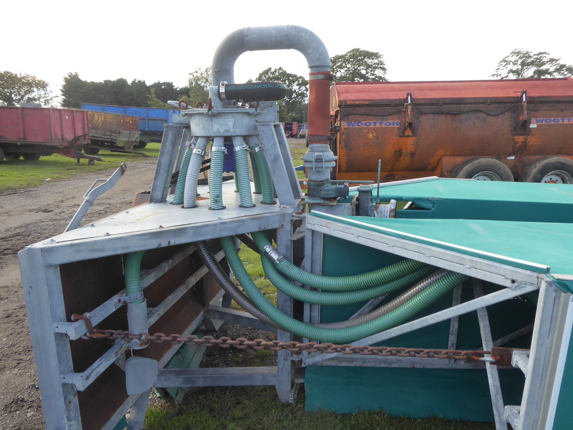 Slurry spreader for umbilical system, A-frame mounted, galvanised and folding out to 11m. 10 - Image 2 of 3