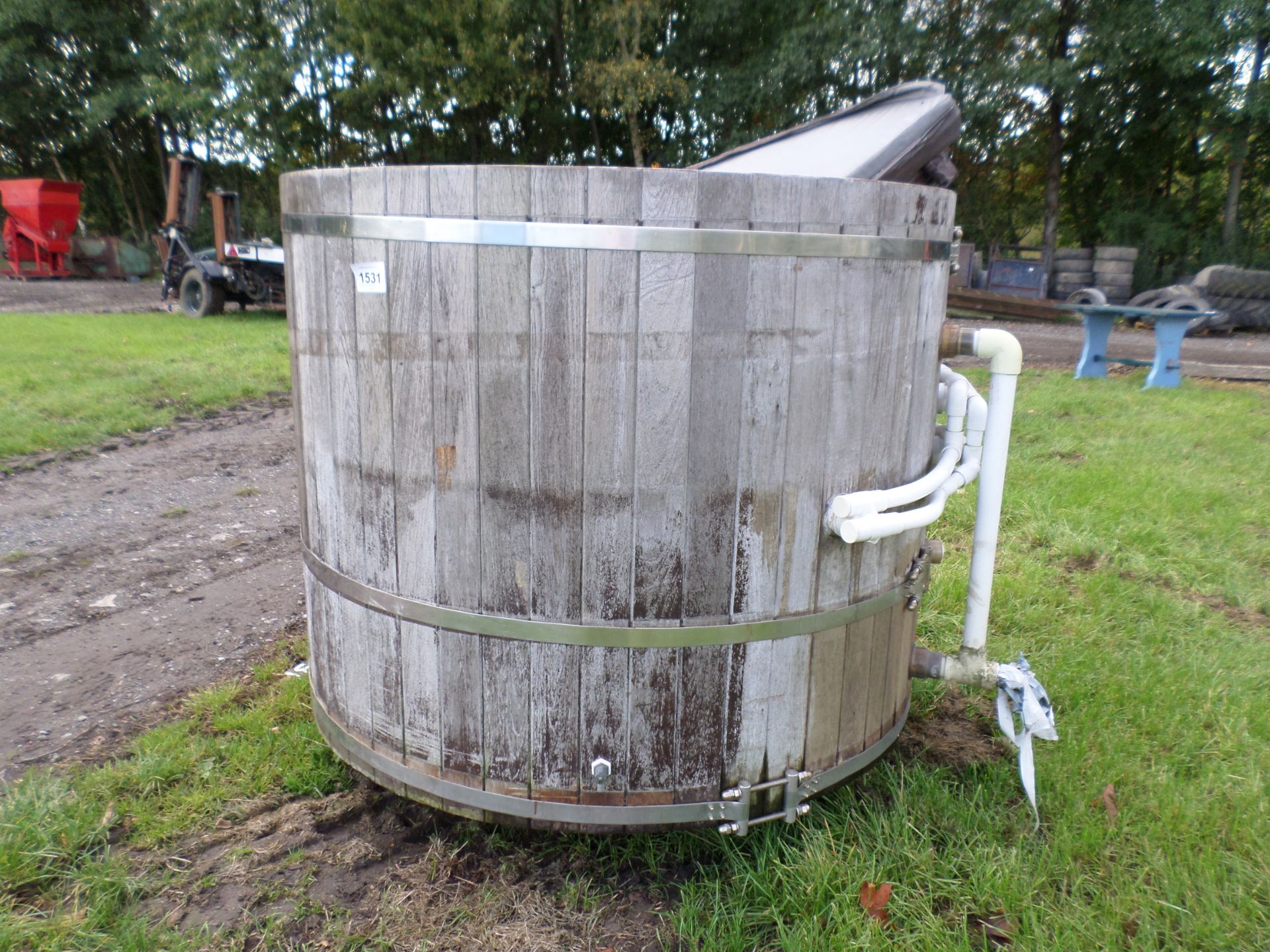 Large wooden barrel type hot tub but could be used as a planter NO VAT - Image 2 of 5