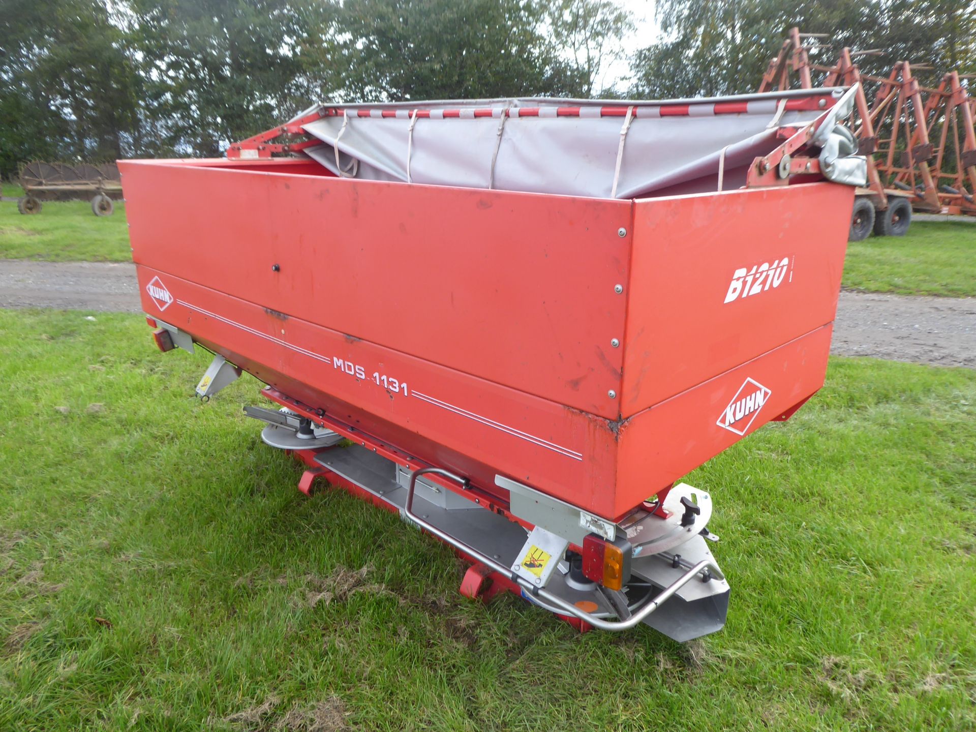 Kuhn MDS 1131 fertiliser spreader - Image 3 of 3