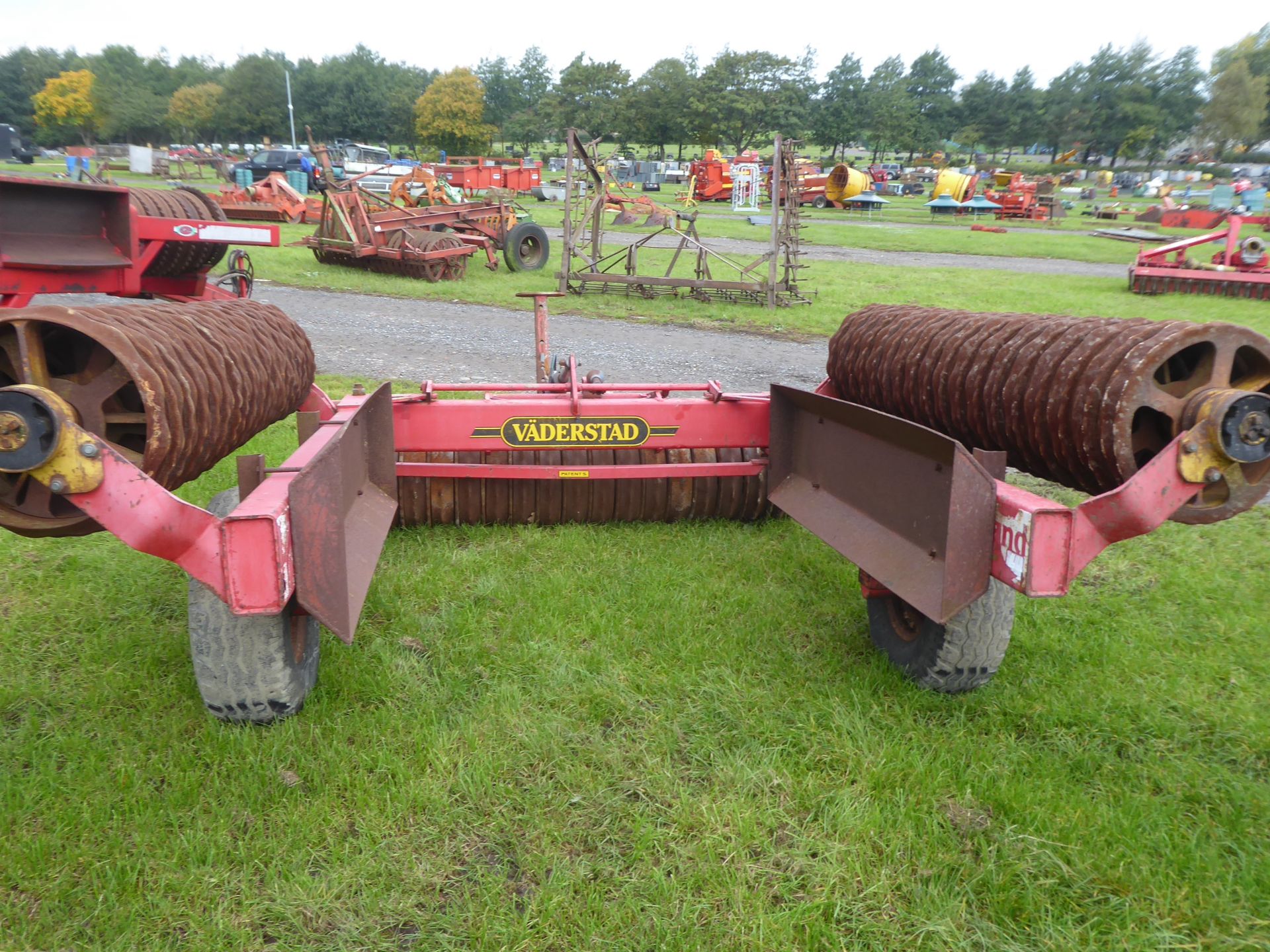 Vaderstad 6.2m rollers c/w stone trays, horizontal fold - Image 2 of 3