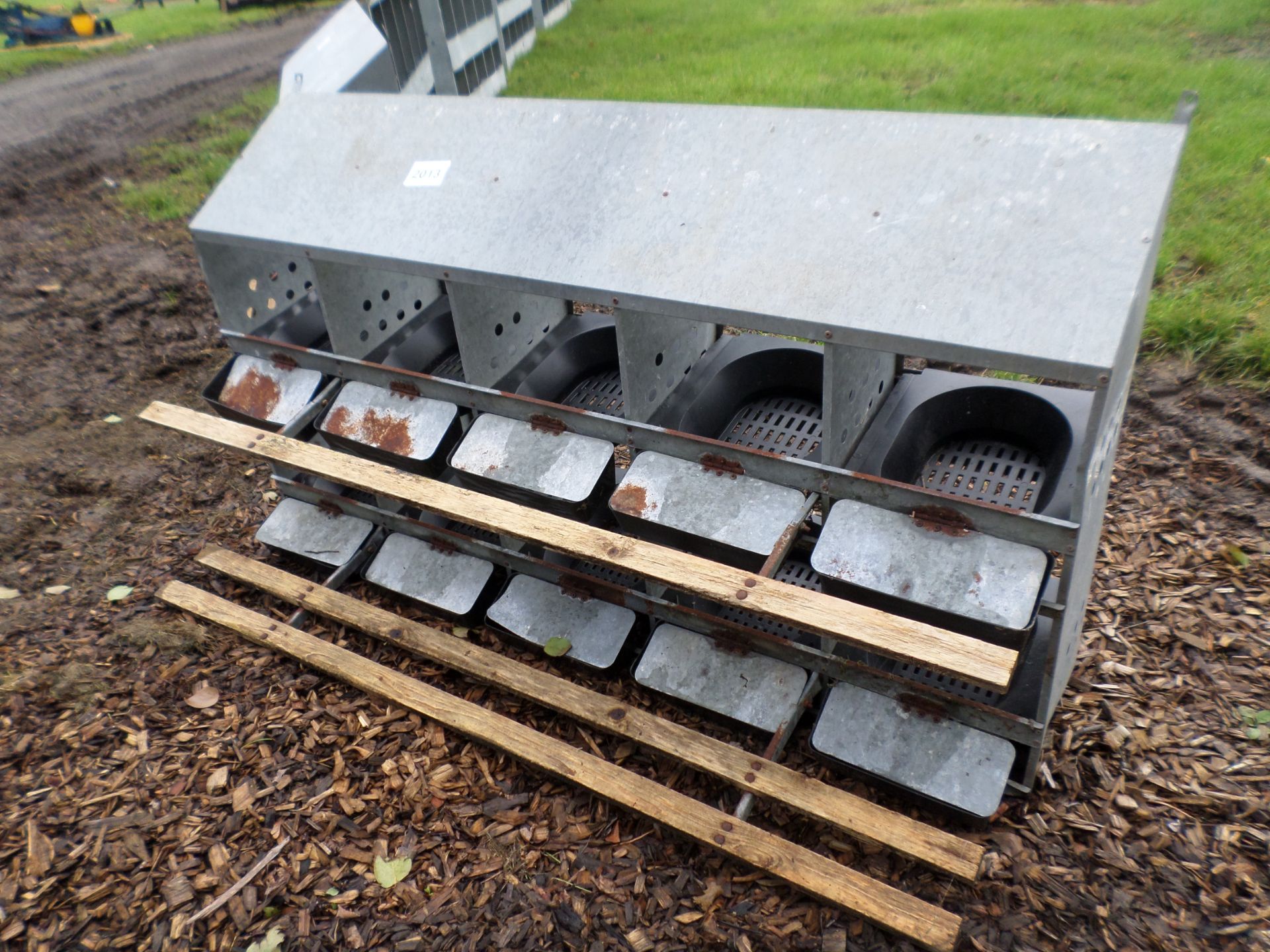 Poultry rollaway nest box NO VAT - Image 2 of 2