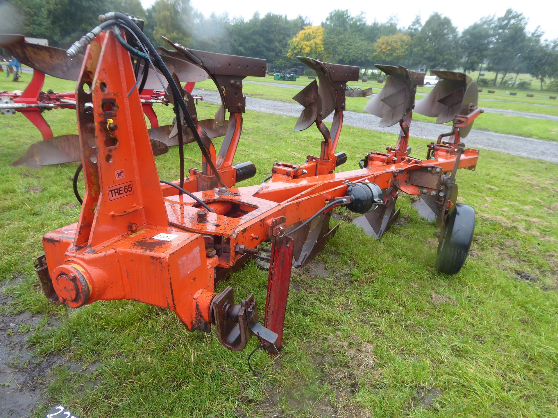 Kuhn 4F reversible plough - Image 4 of 4