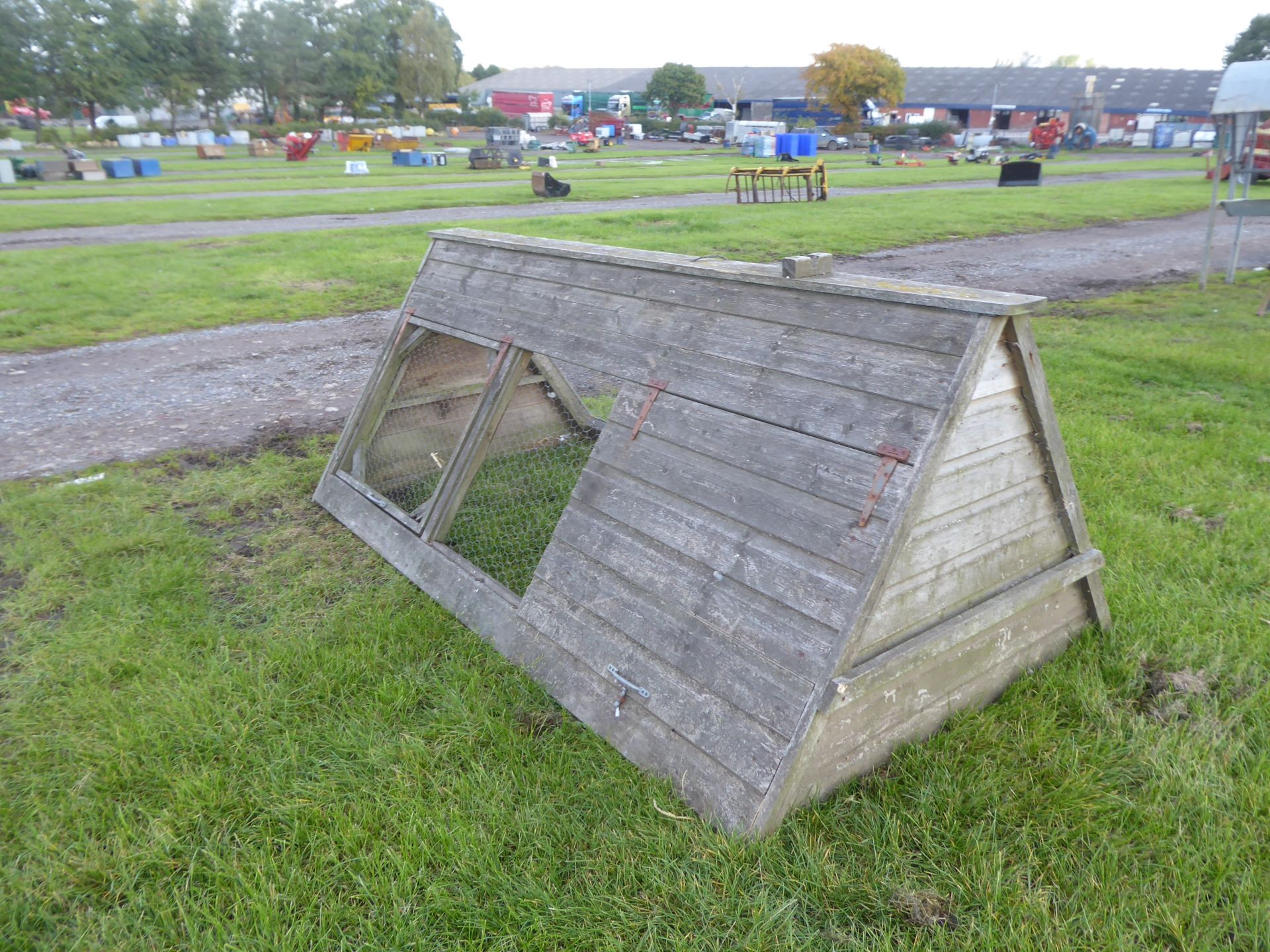 Chicken coop/run - Image 2 of 3