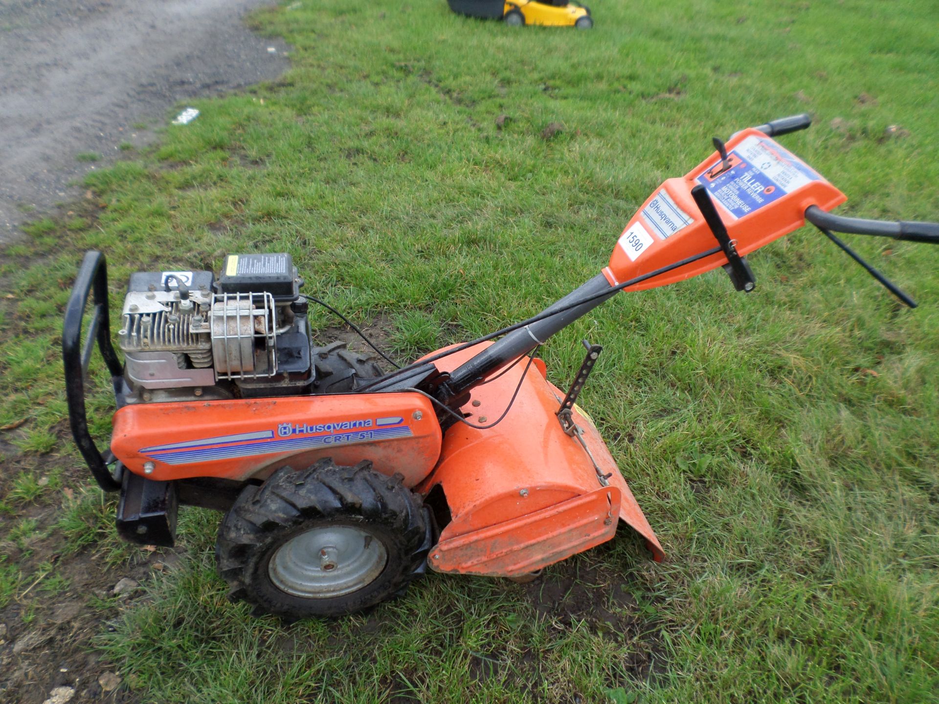 Husqvarna rear tine tiller c/w B&S engine, excellent condition and little used NO VAT - Image 2 of 2