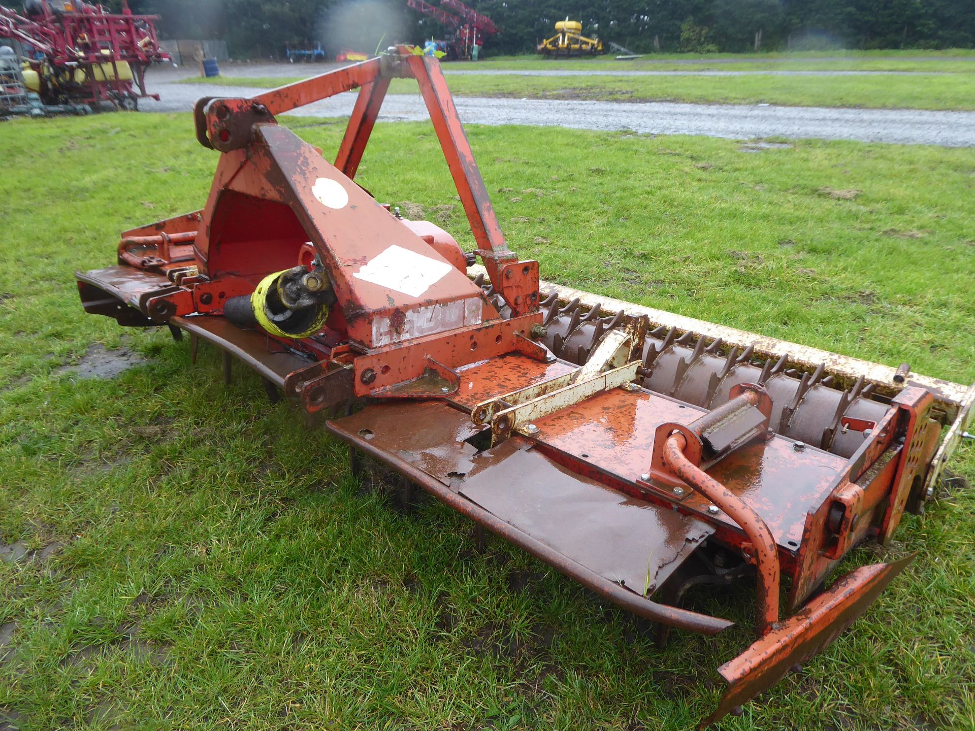 Kuhn 3m power harrow with packer roller - Image 2 of 3